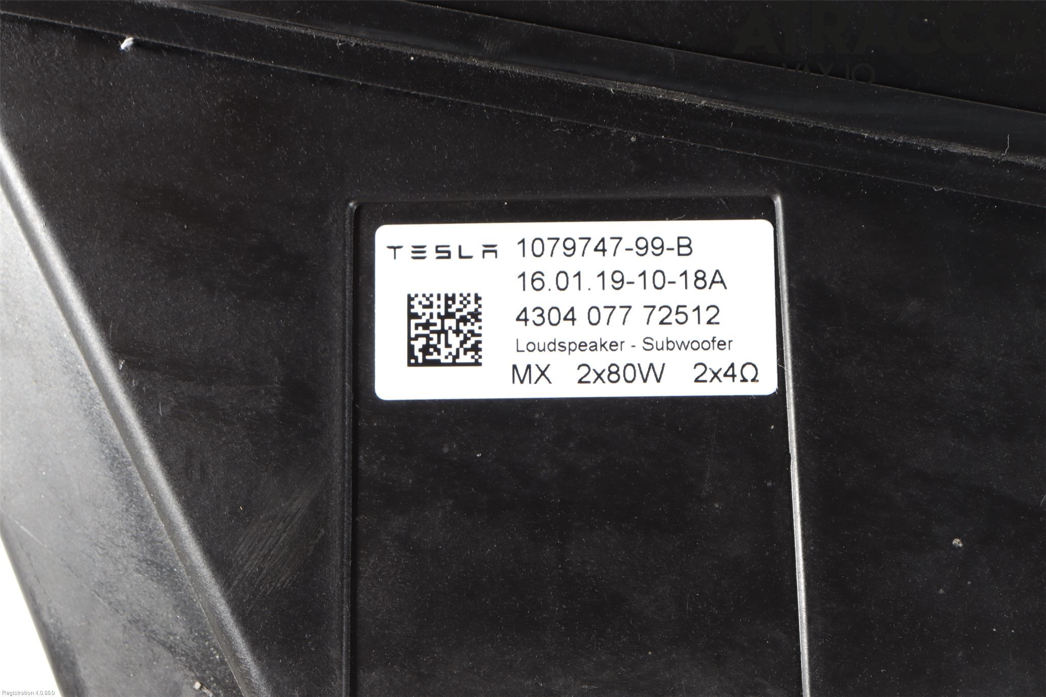 Tesla MODEL 3 17- Högtalare