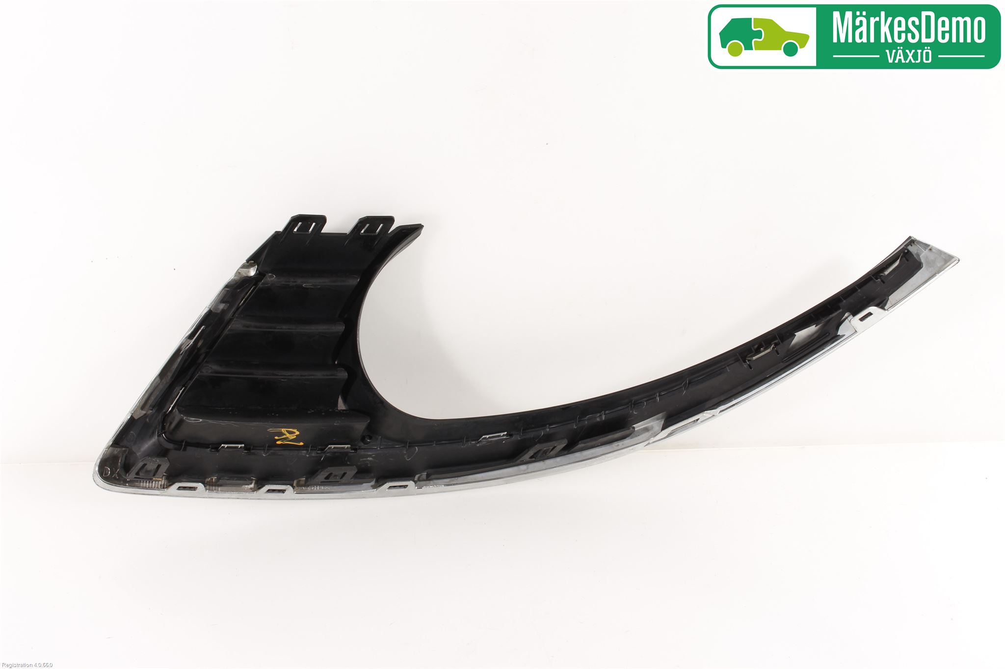 Saab 9-5     06-10 Strålkastarsarg Höger