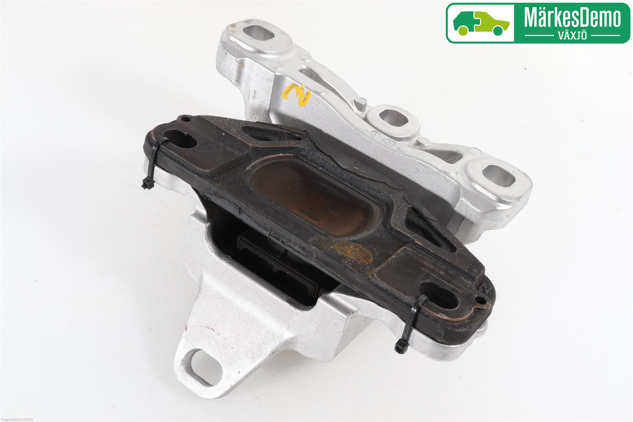 Mazda CX-30 20- Motorfäste