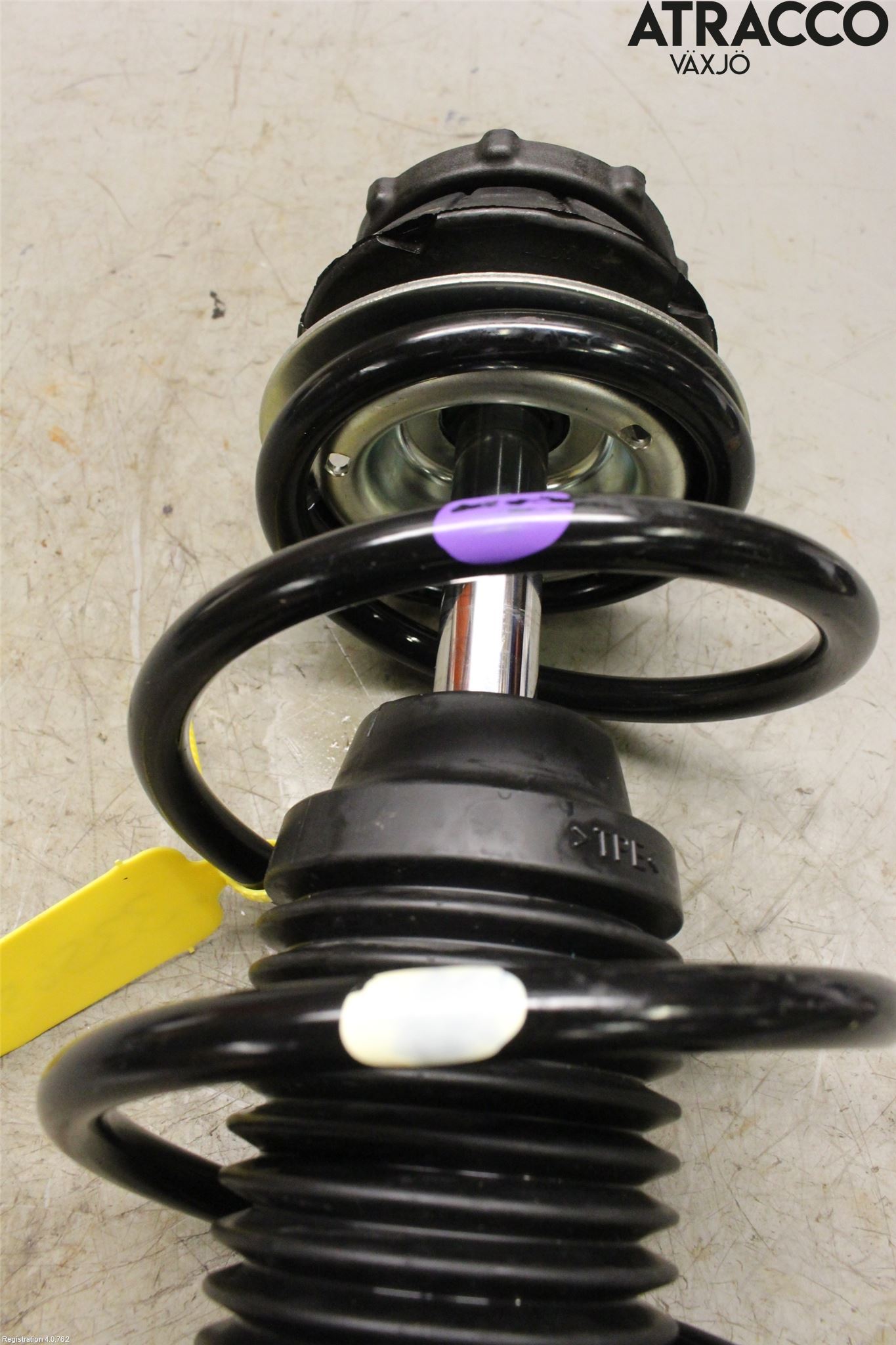 Suzuki SWIFT 17-24 Fjäderben Fram Höger