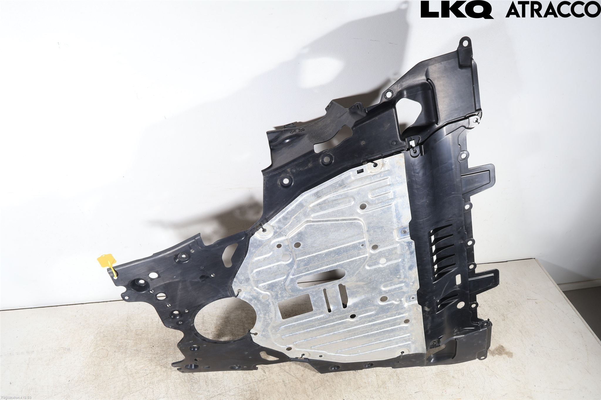 Honda CR-V 24- Hasplåt Plåt-Plast