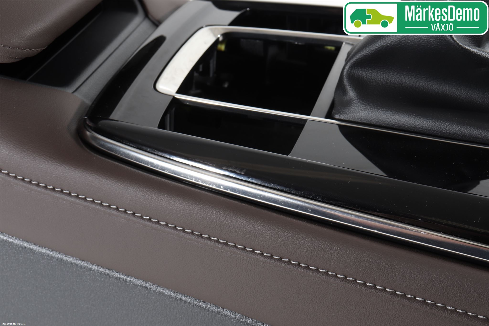 Mazda CX-30 20- Instrumentkonsoll Golv