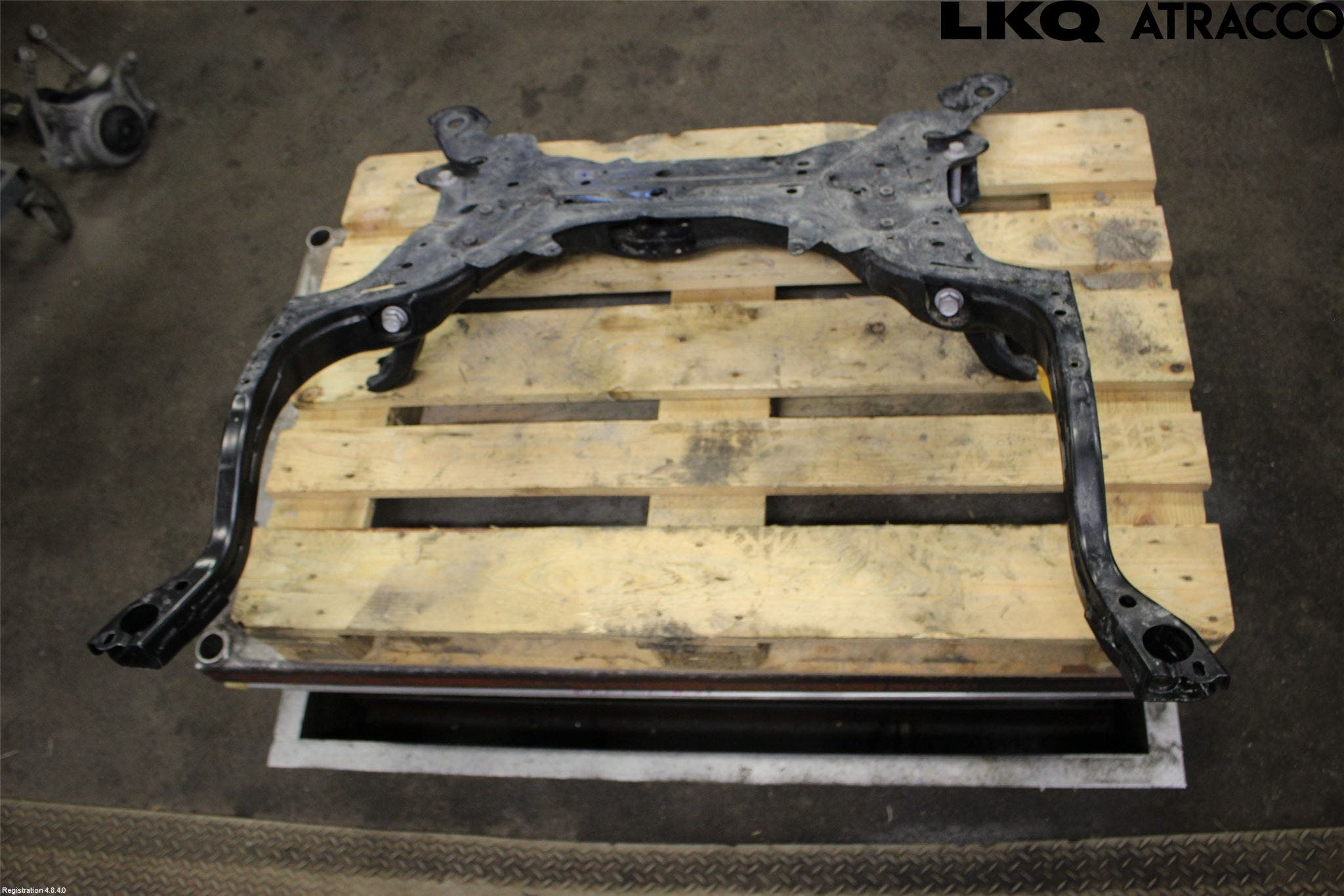 Toyota YARIS XP21 20- Framvagnsbalk