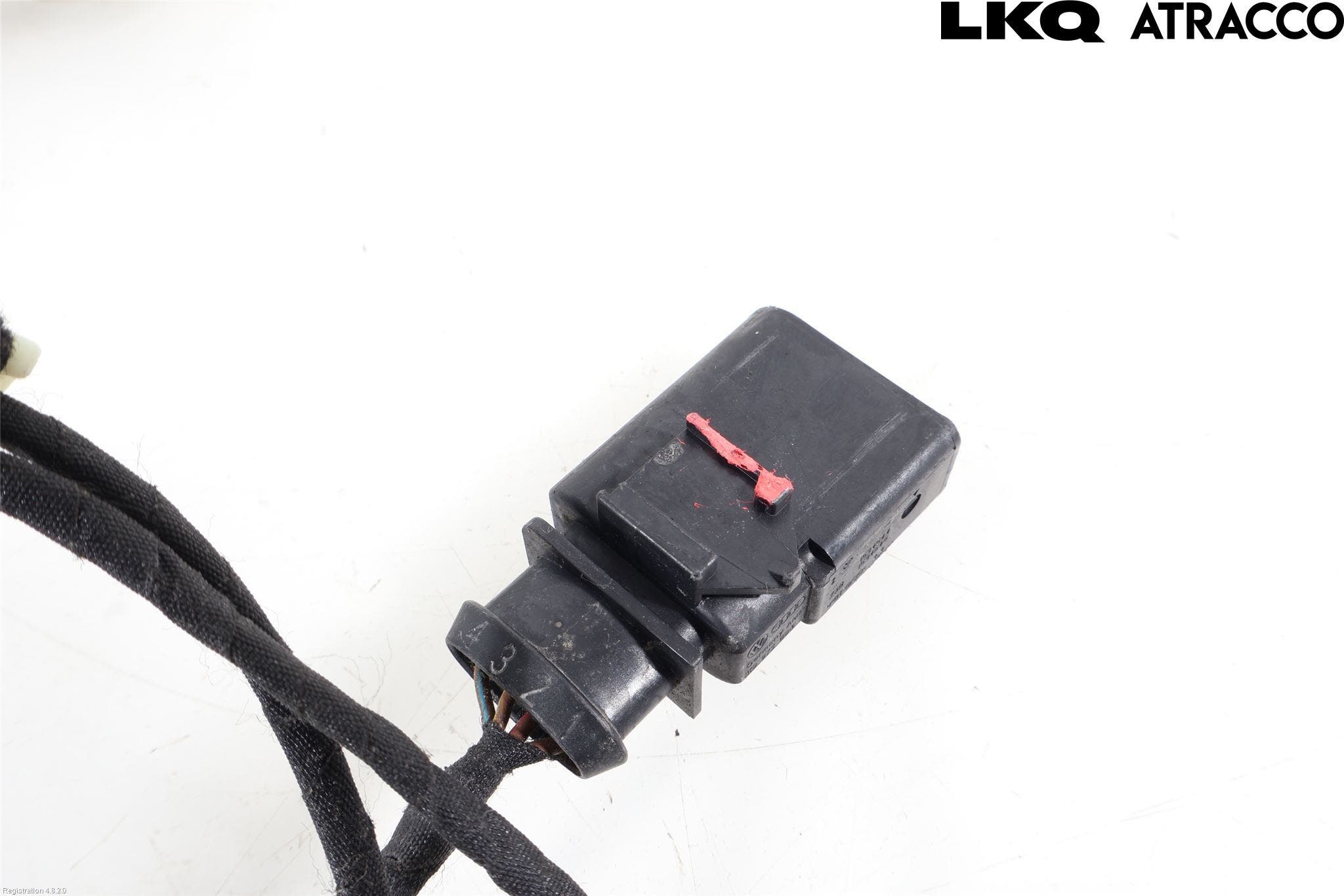 Volkswagen VW PASSAT 11-14 Huvlås