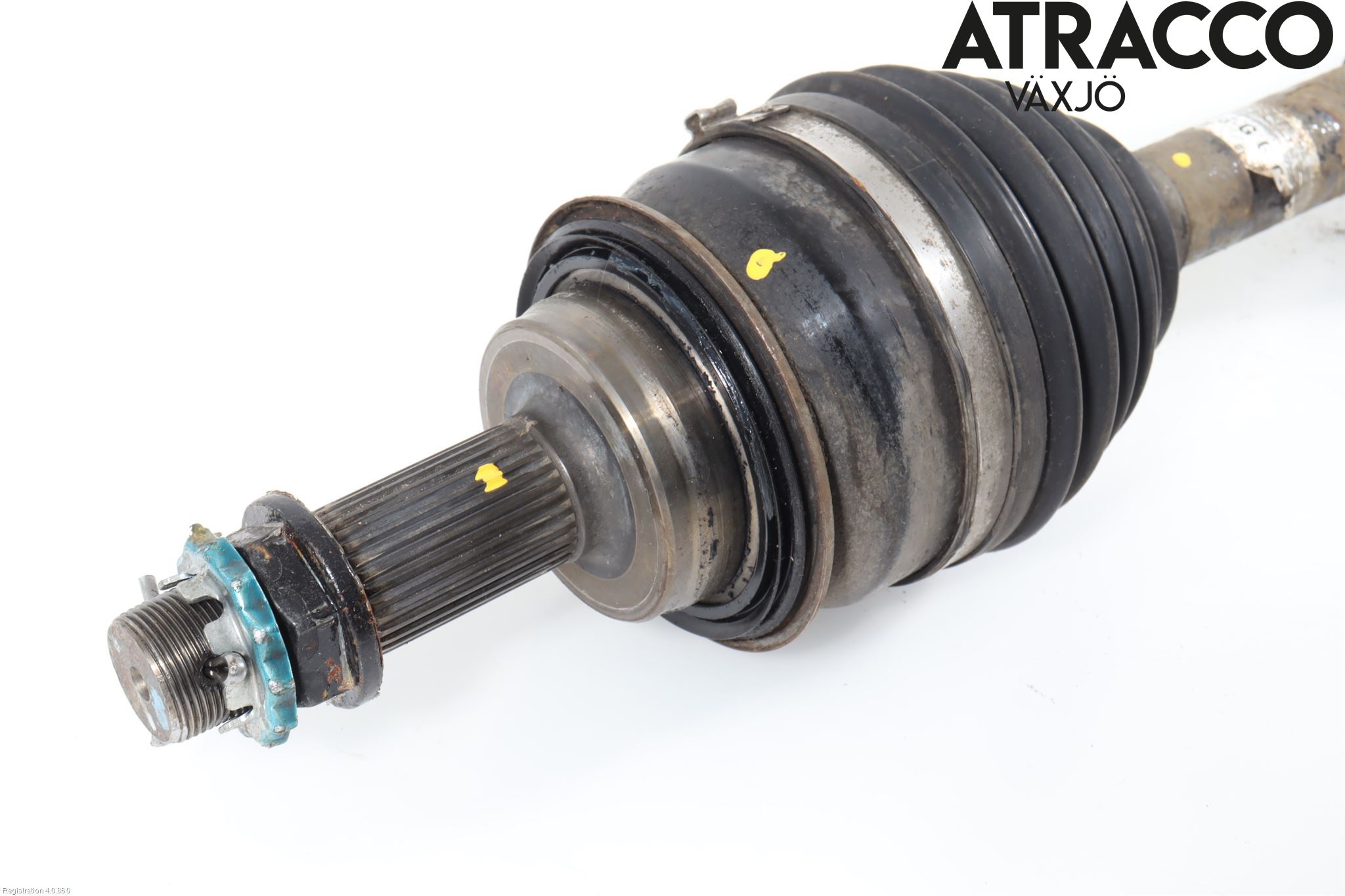 Toyota HILUX 16- Drivaxel Fram Höger
