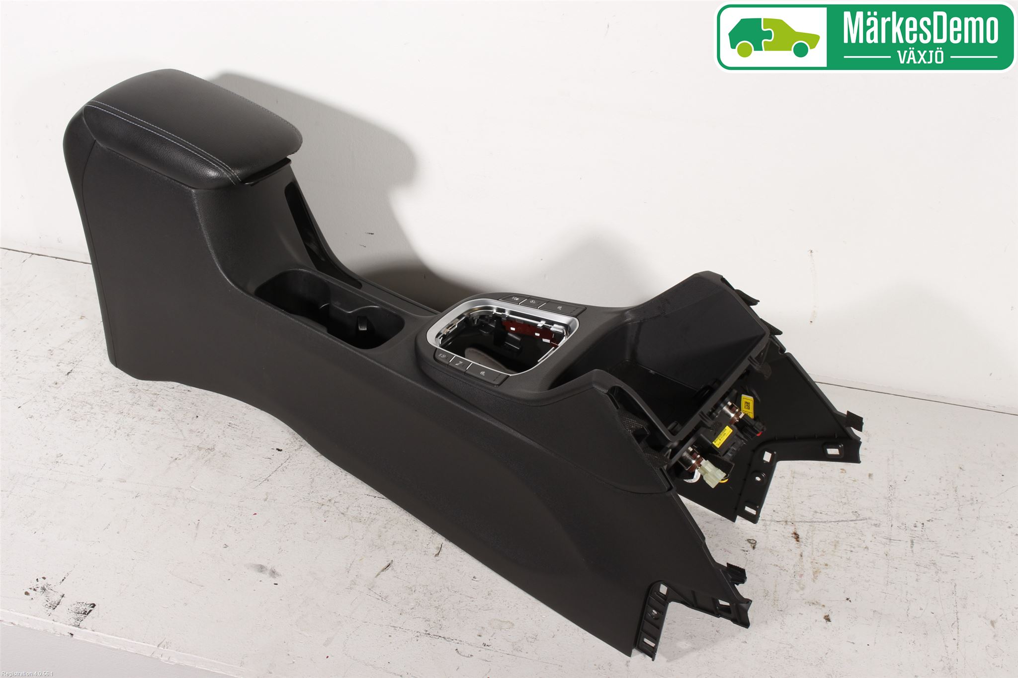 Hyundai i30 PD 17- Instrumentkonsoll Golv