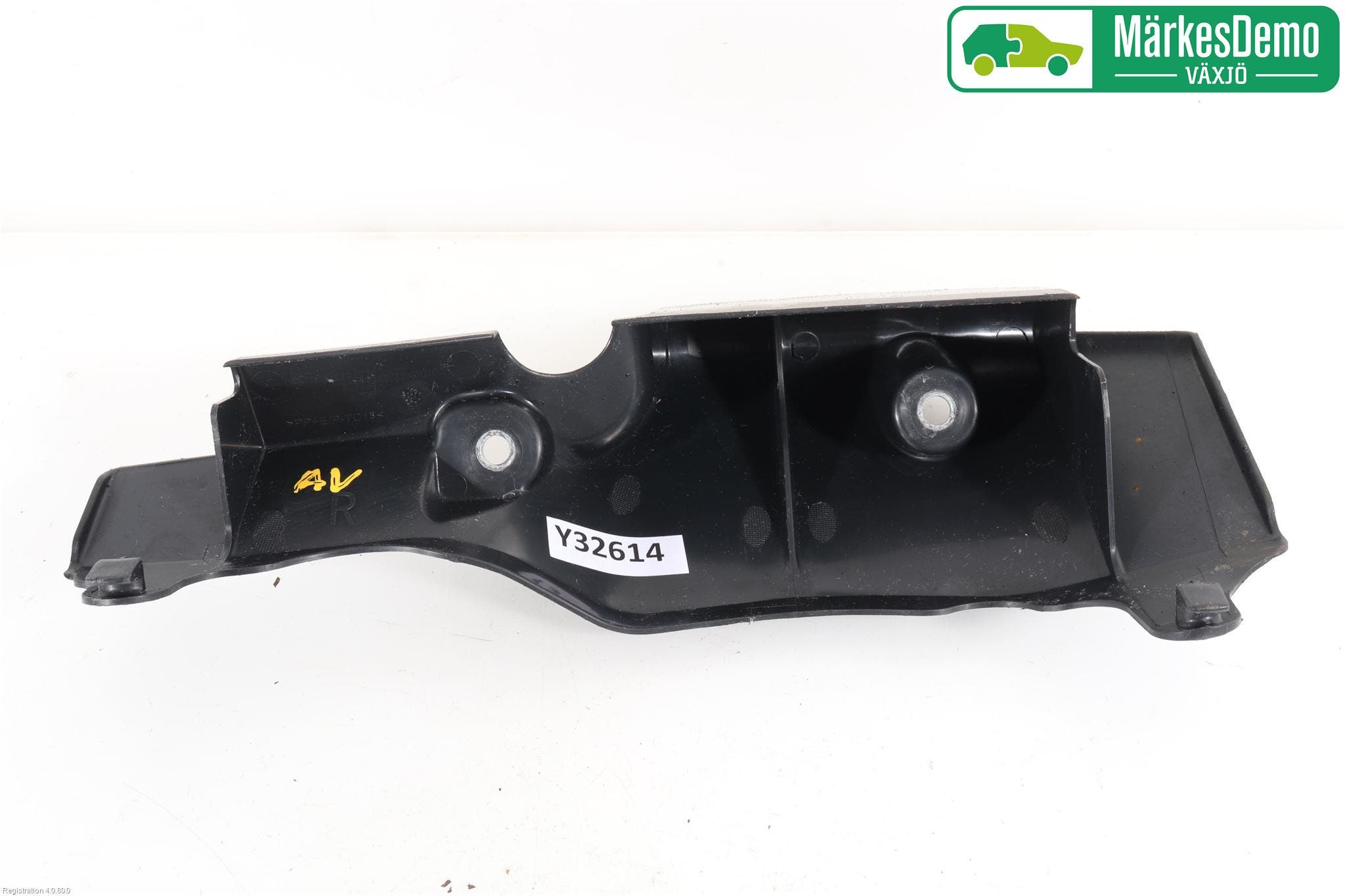 Toyota AVENSIS 16-18 Bärarm Bak Höger