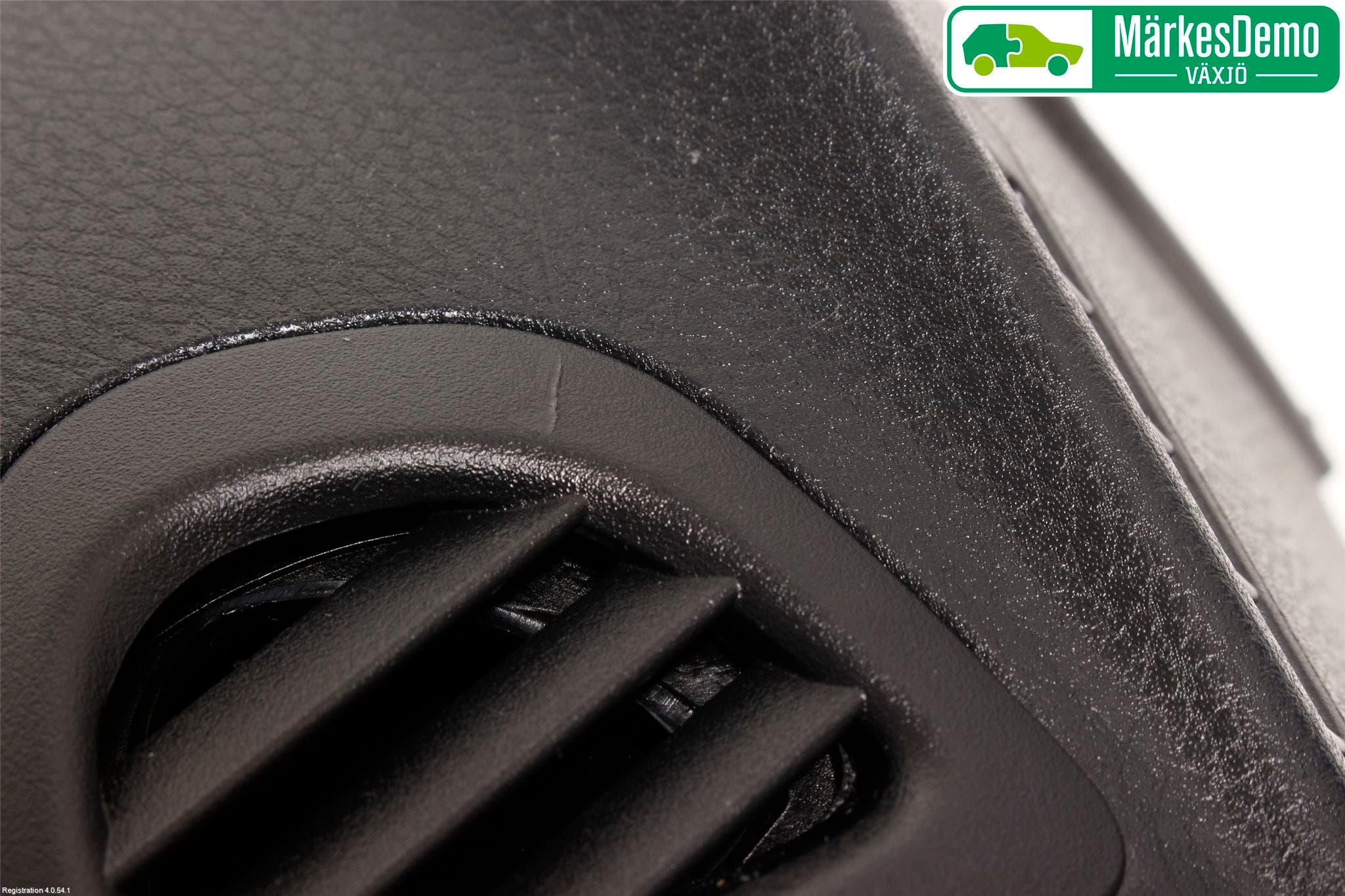 Toyota YARIS XP130 15-20 Instrumentbräda