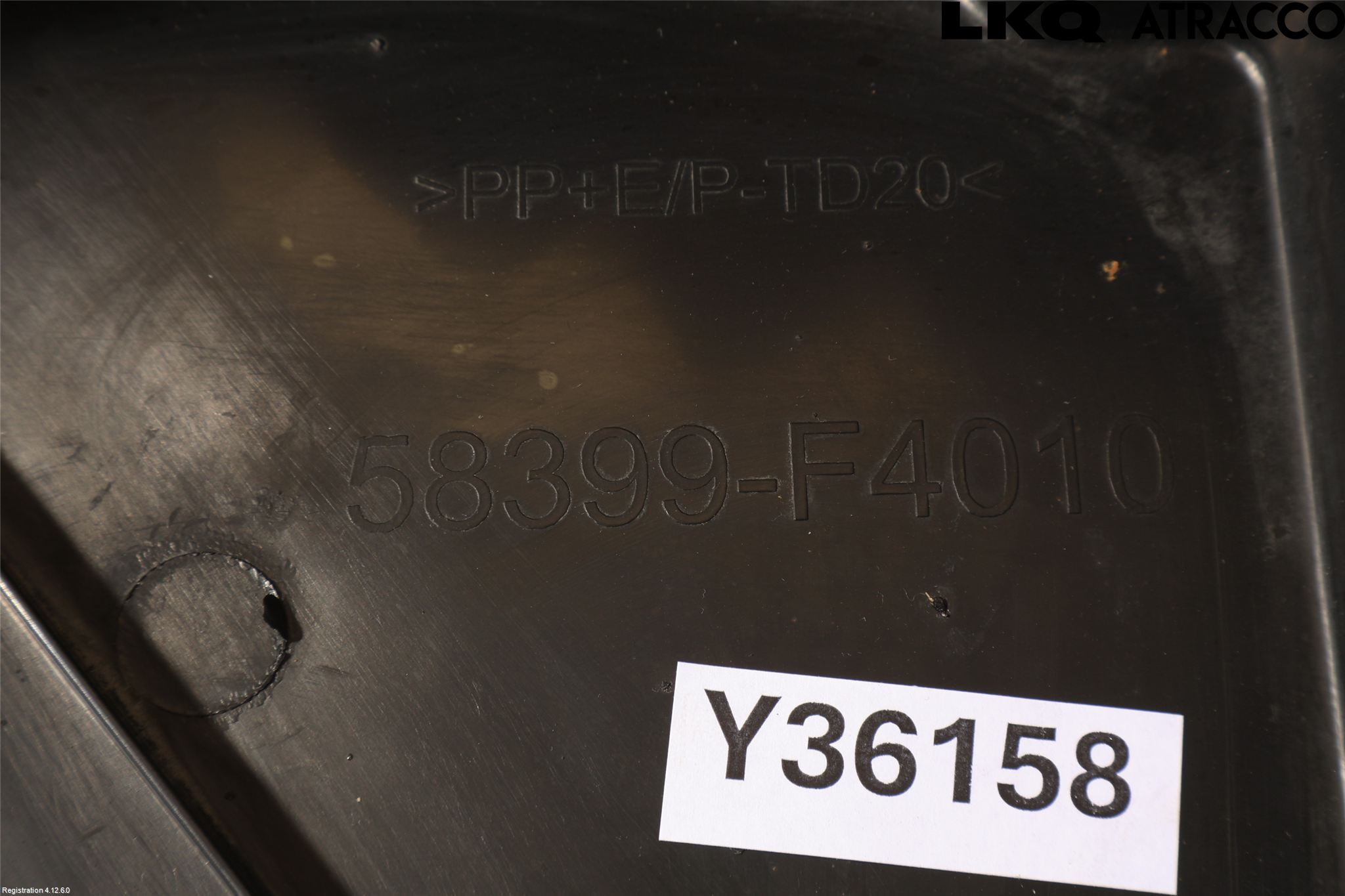 Toyota C-HR 16-23 Hasplåt Plåt-Plast