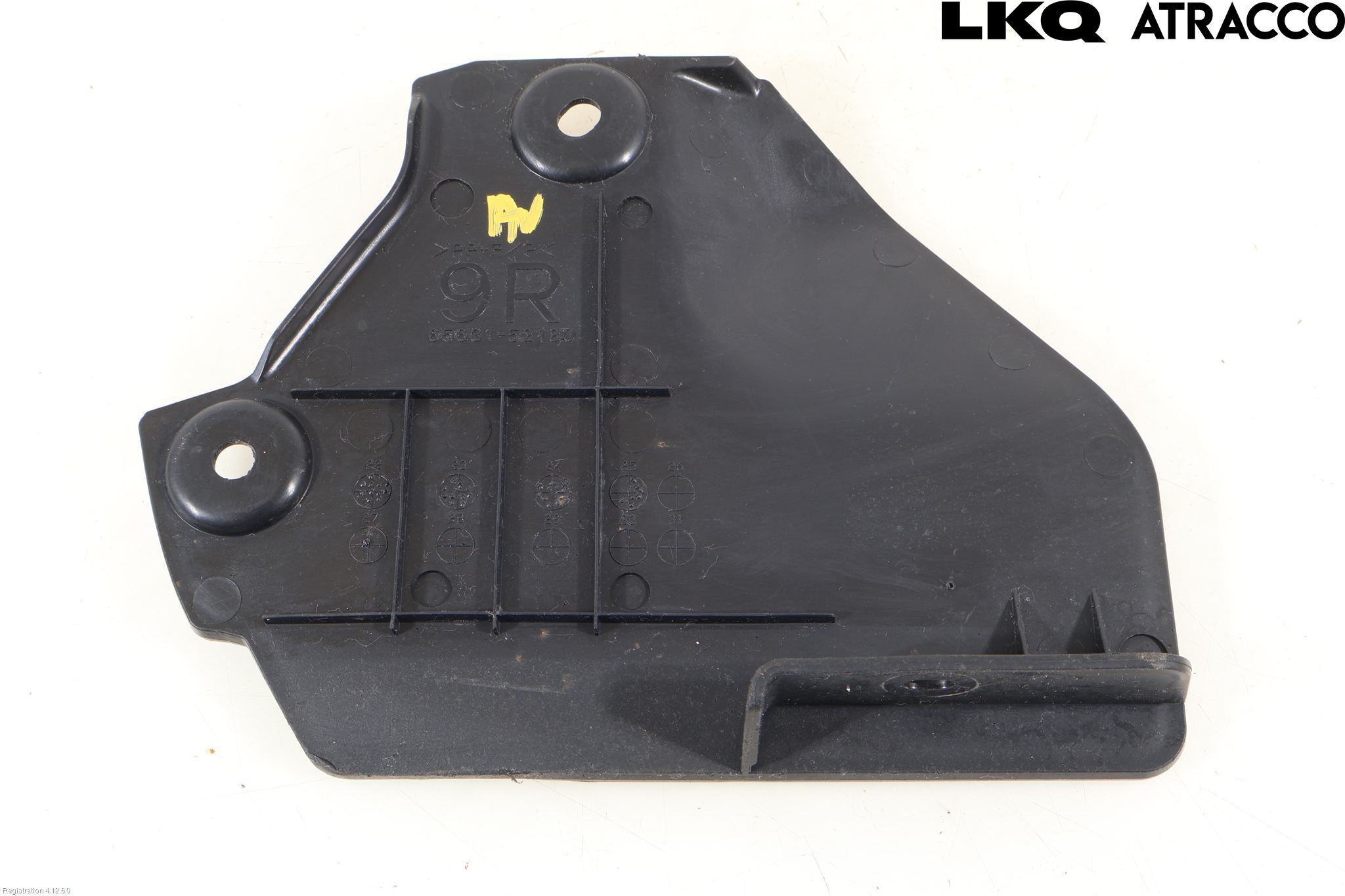 Lexus LBX 24- Stänkskydd