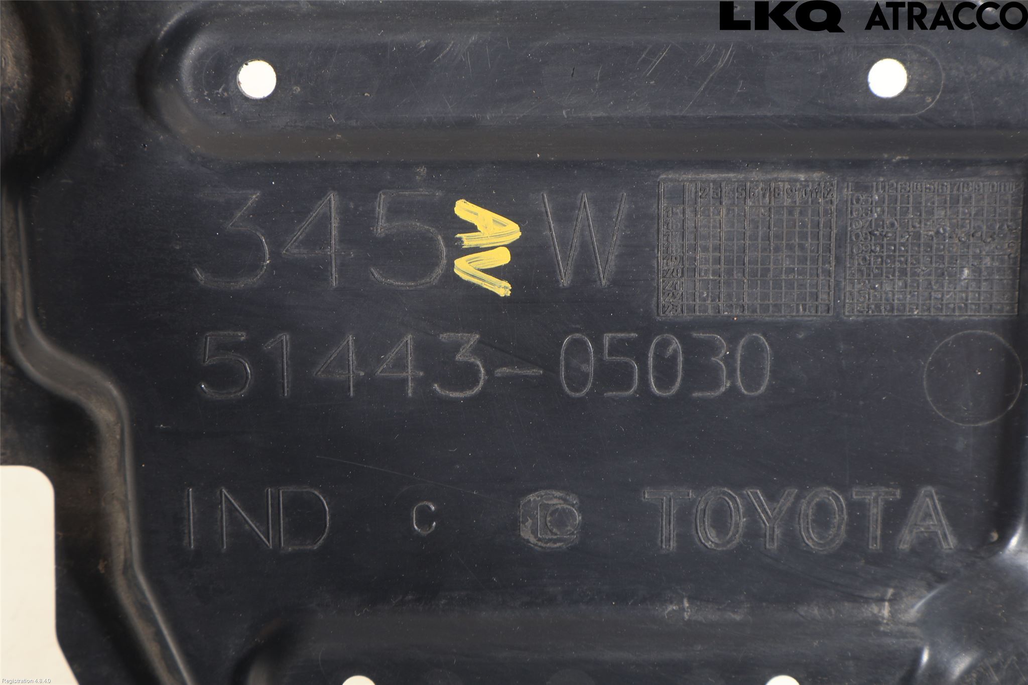 Toyota AVENSIS 16-18 Hasplåt Plåt-Plast