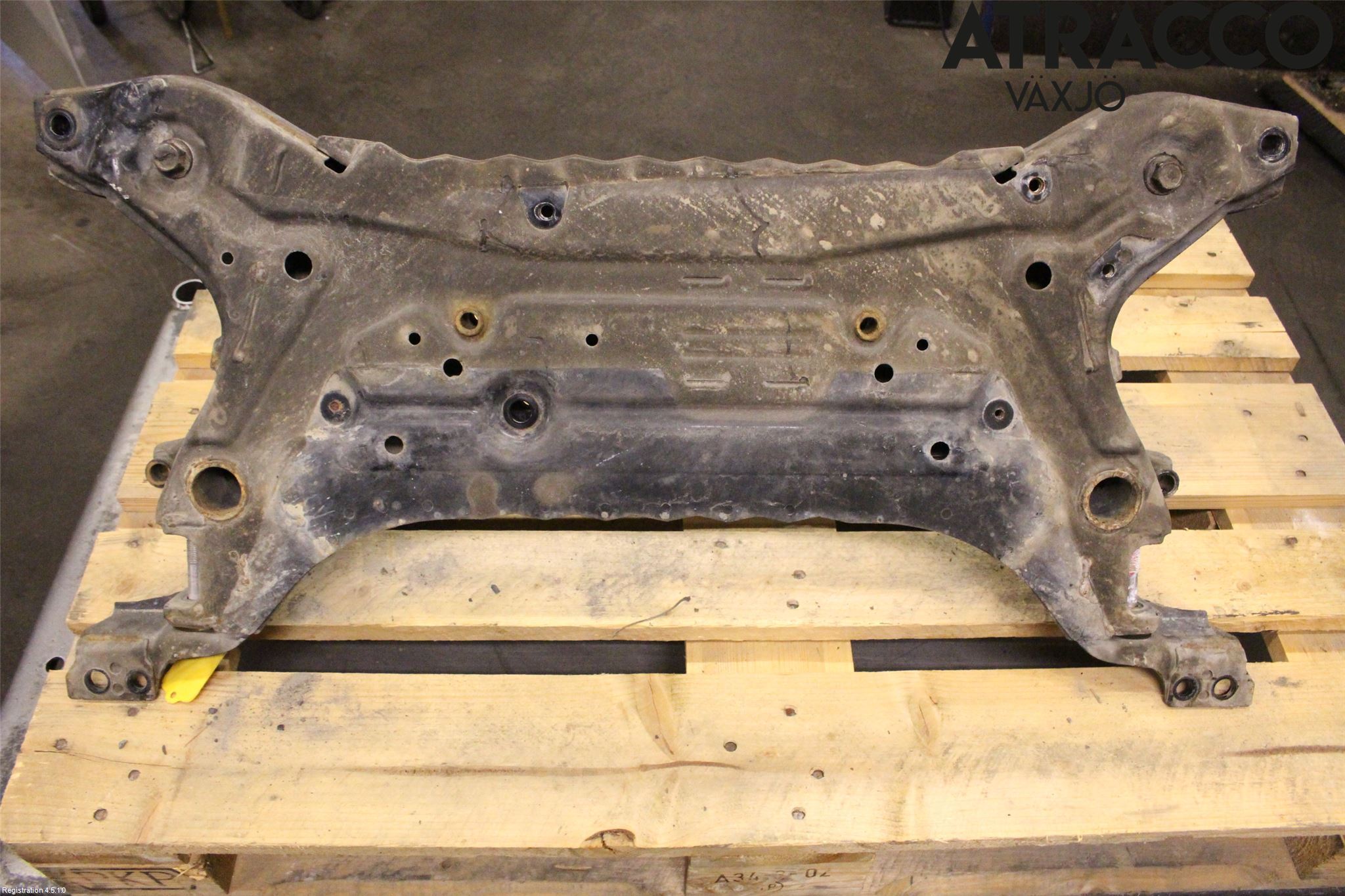 Mitsubishi OUTLANDER 13-21 Framvagnsbalk