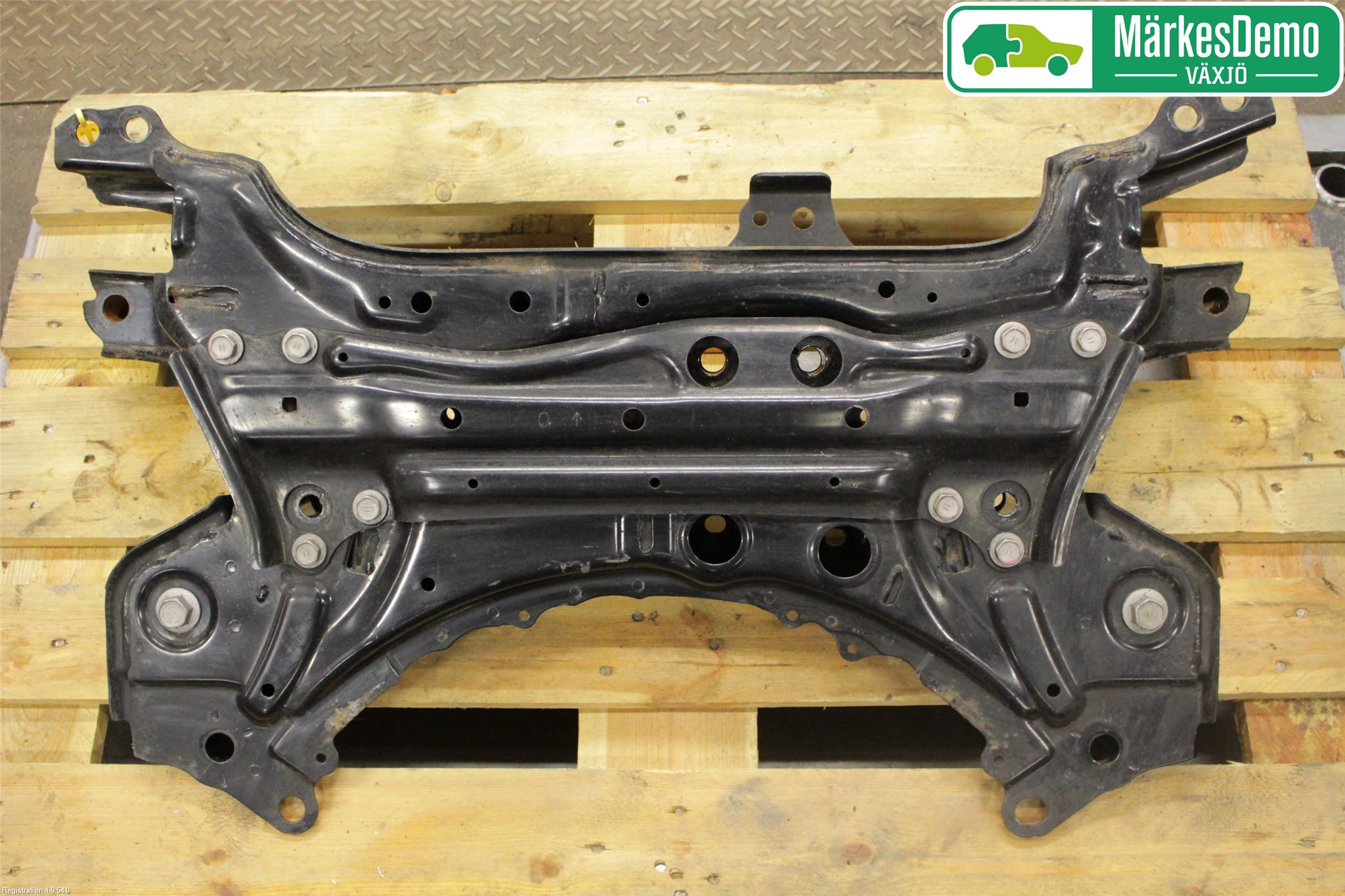 Toyota RAV4 13-18 Framvagnsbalk