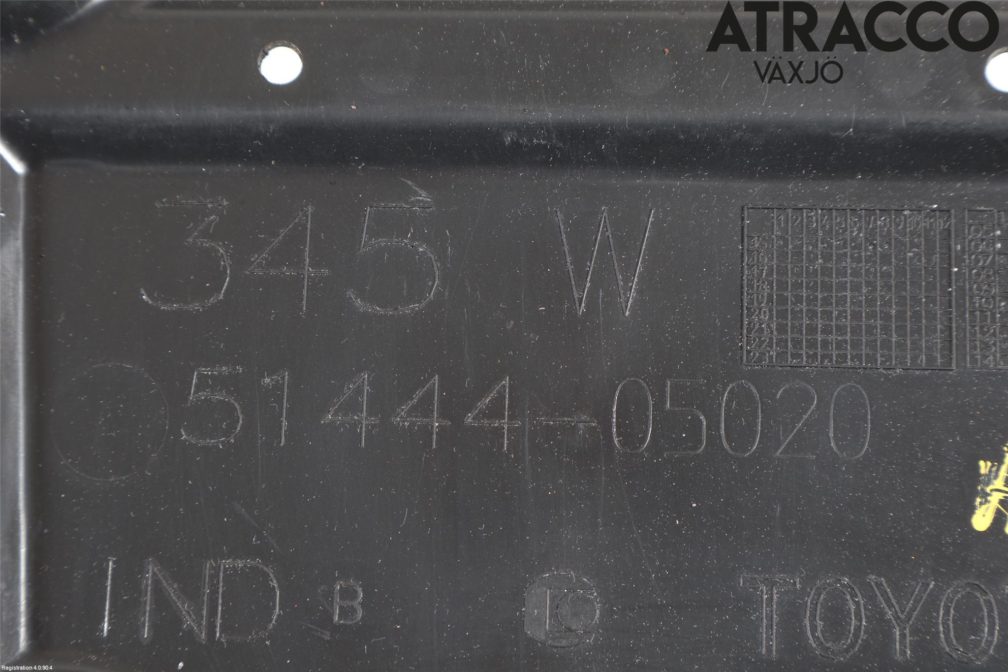 Toyota AVENSIS 16-18 Hasplåt Plåt-Plast