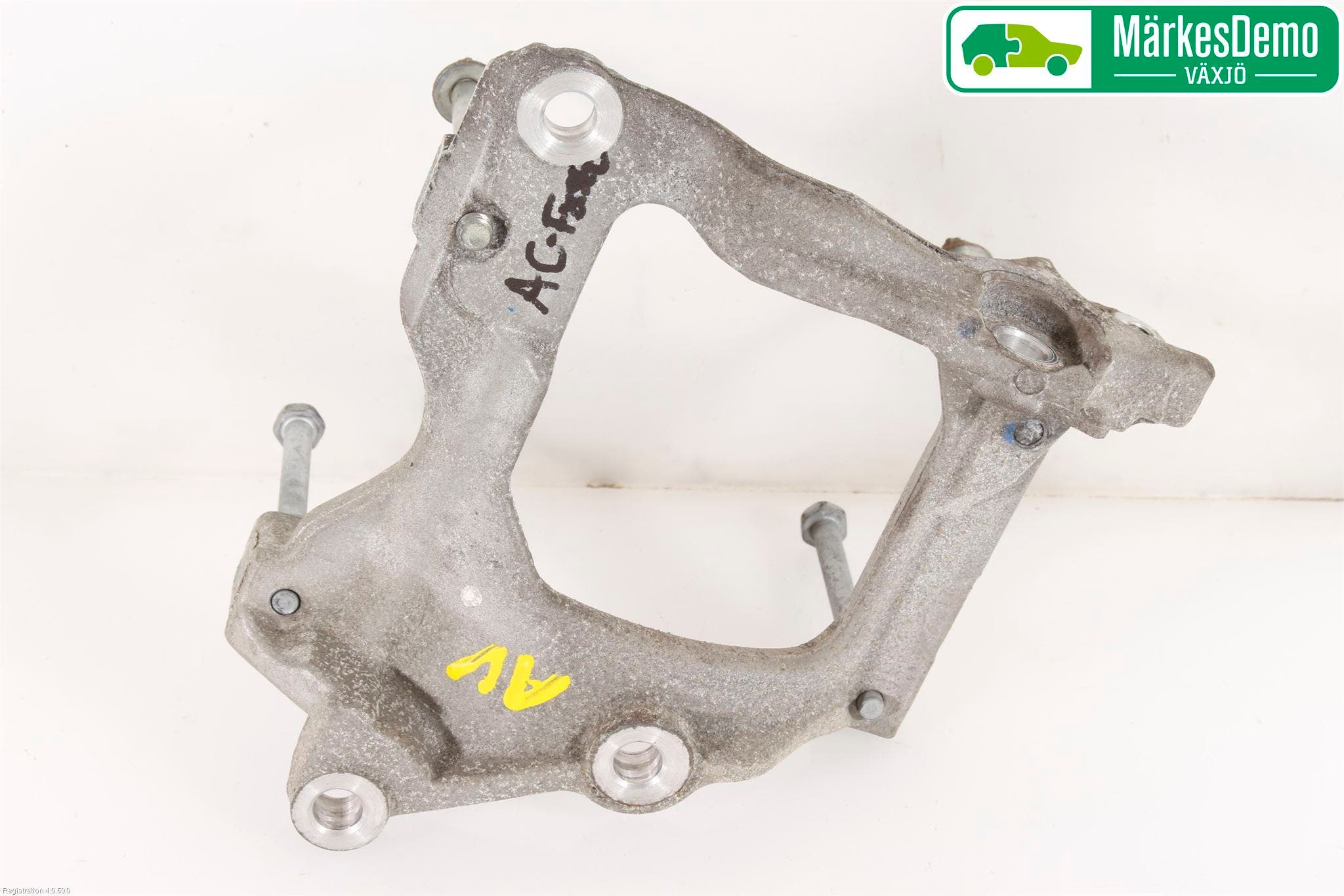 Toyota HILUX 16- Ac Kompressor-Fäste