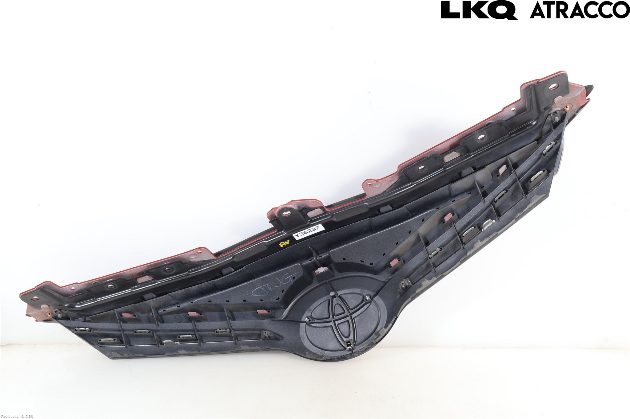 Toyota AVENSIS 16-18 Grill Komp