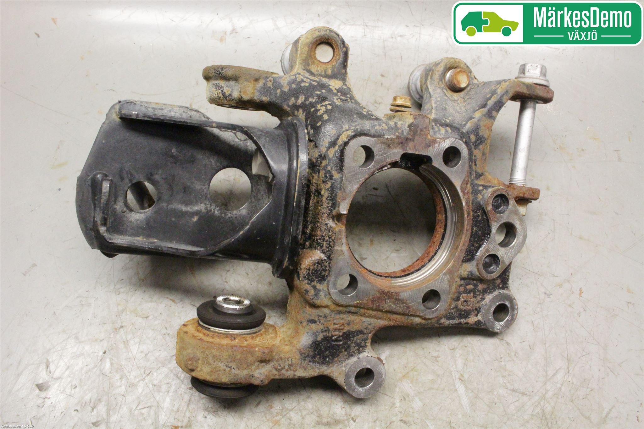 Toyota RAV4 13-18 Hjullagerhus-Spindel Vä B