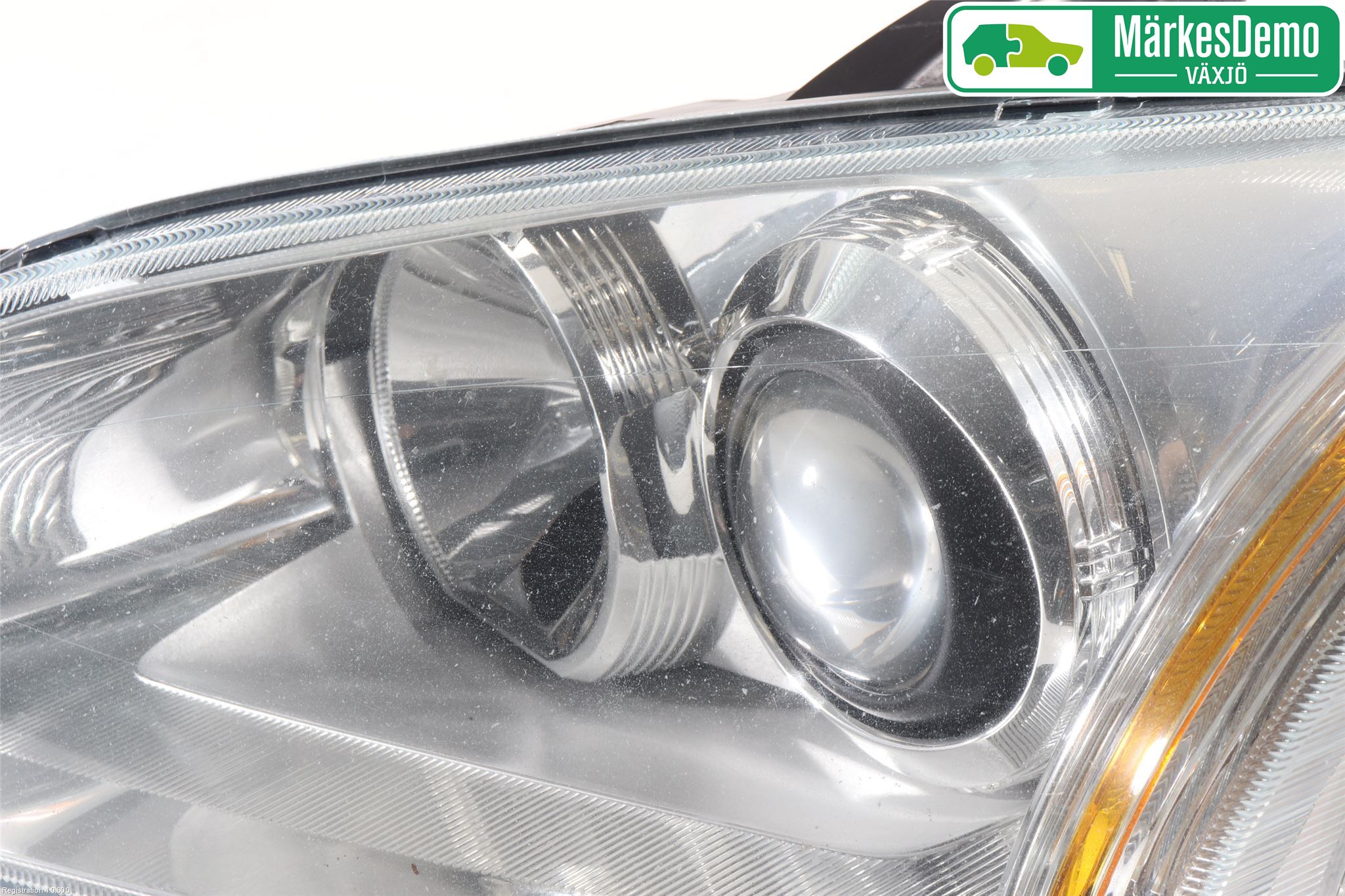 Ford FOCUS     04-07 Strålkastare Vänster