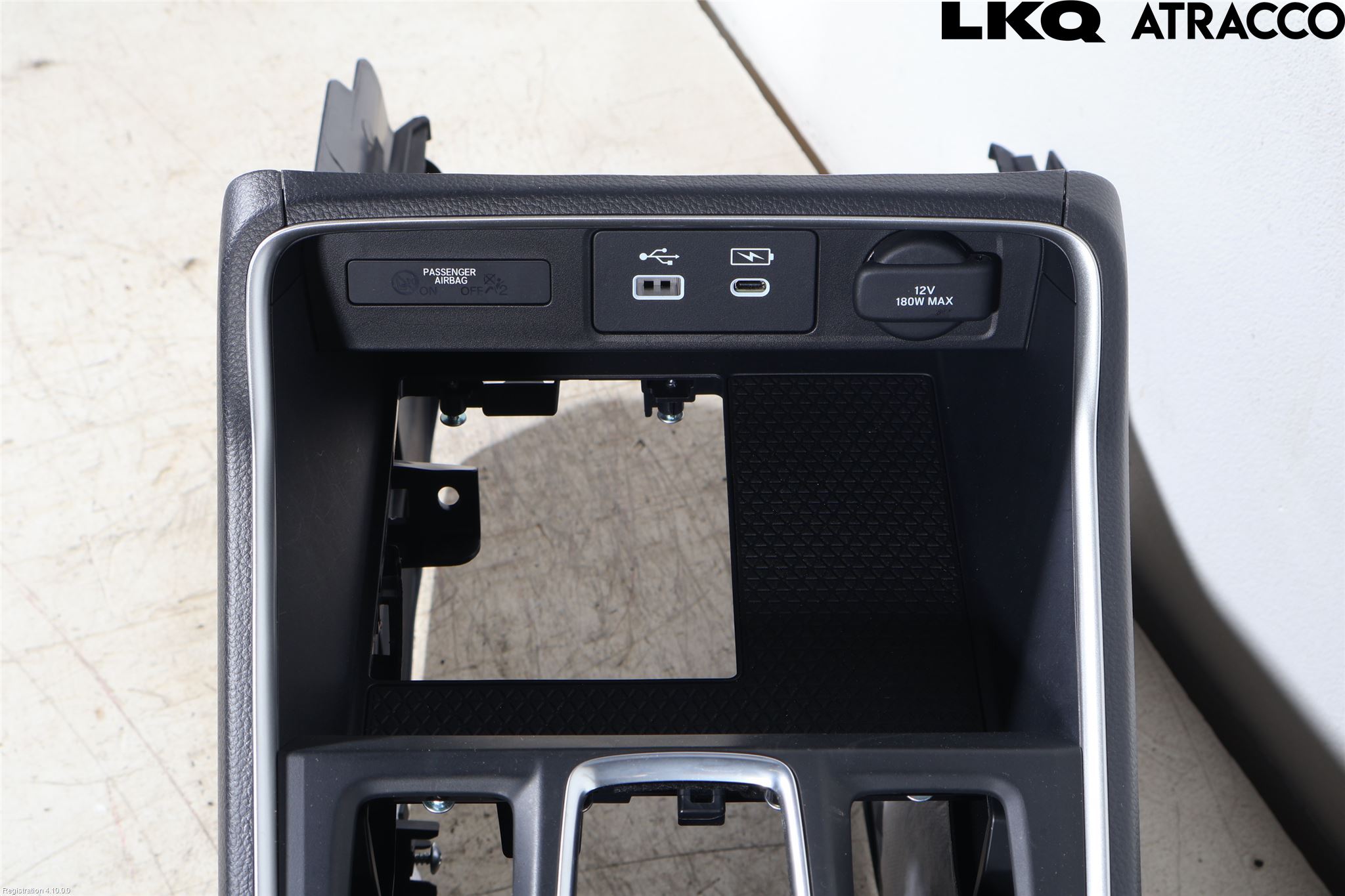 Honda CR-V 24- Instrumentkonsoll Mitt