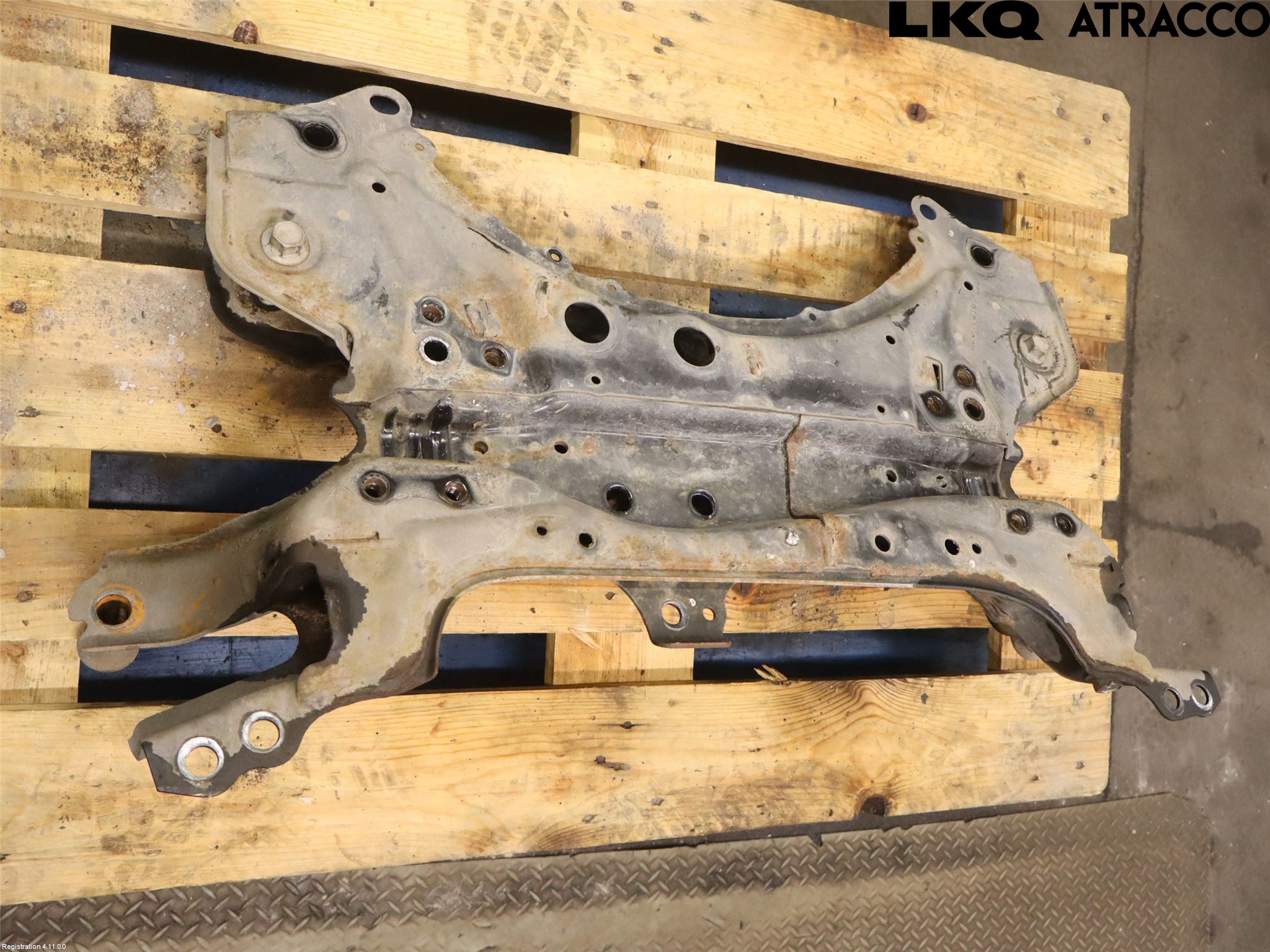 Toyota AURIS 13-19 Framvagnsbalk