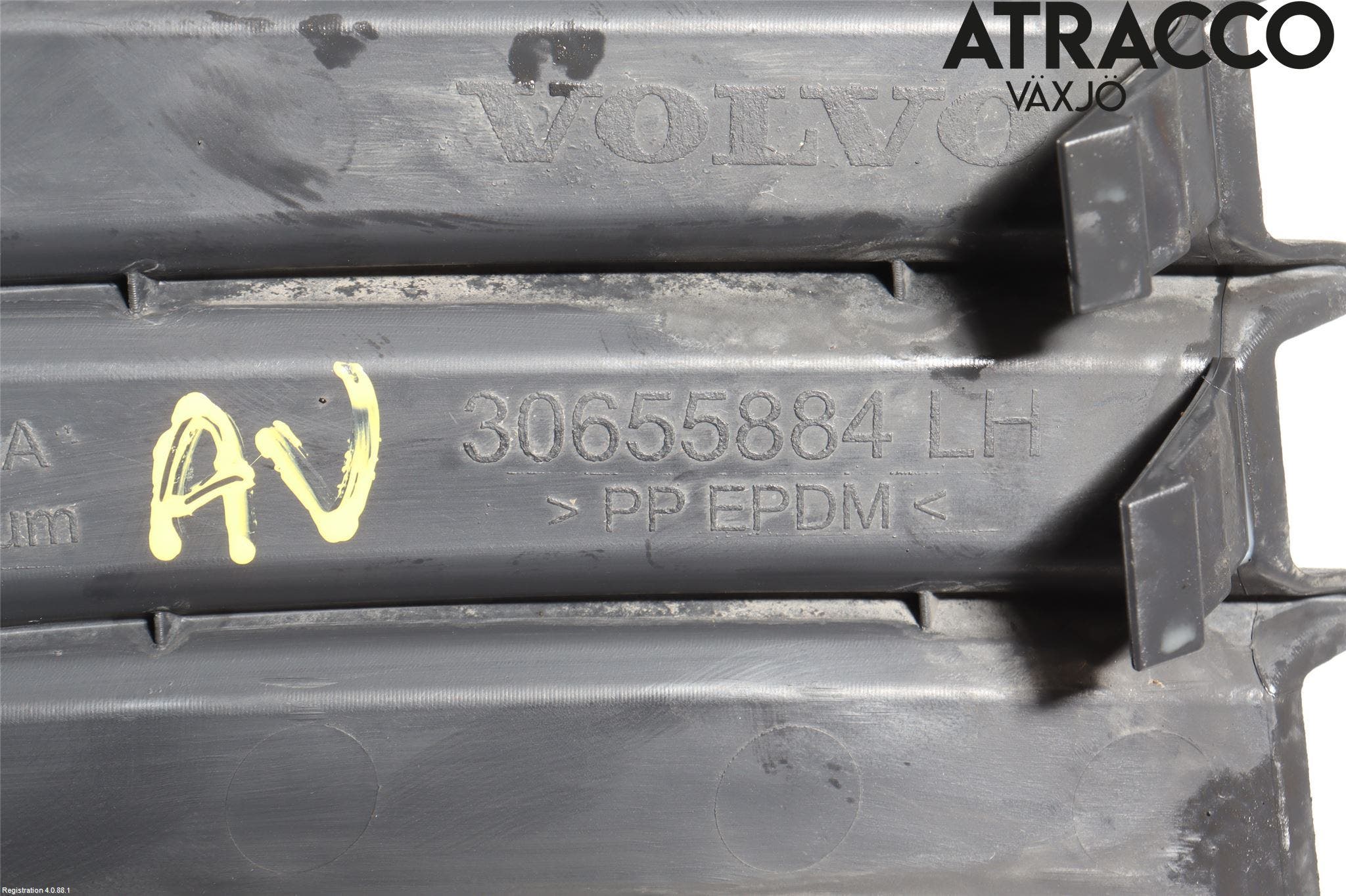 Volvo V50 04-07 Dimljussarg Fram