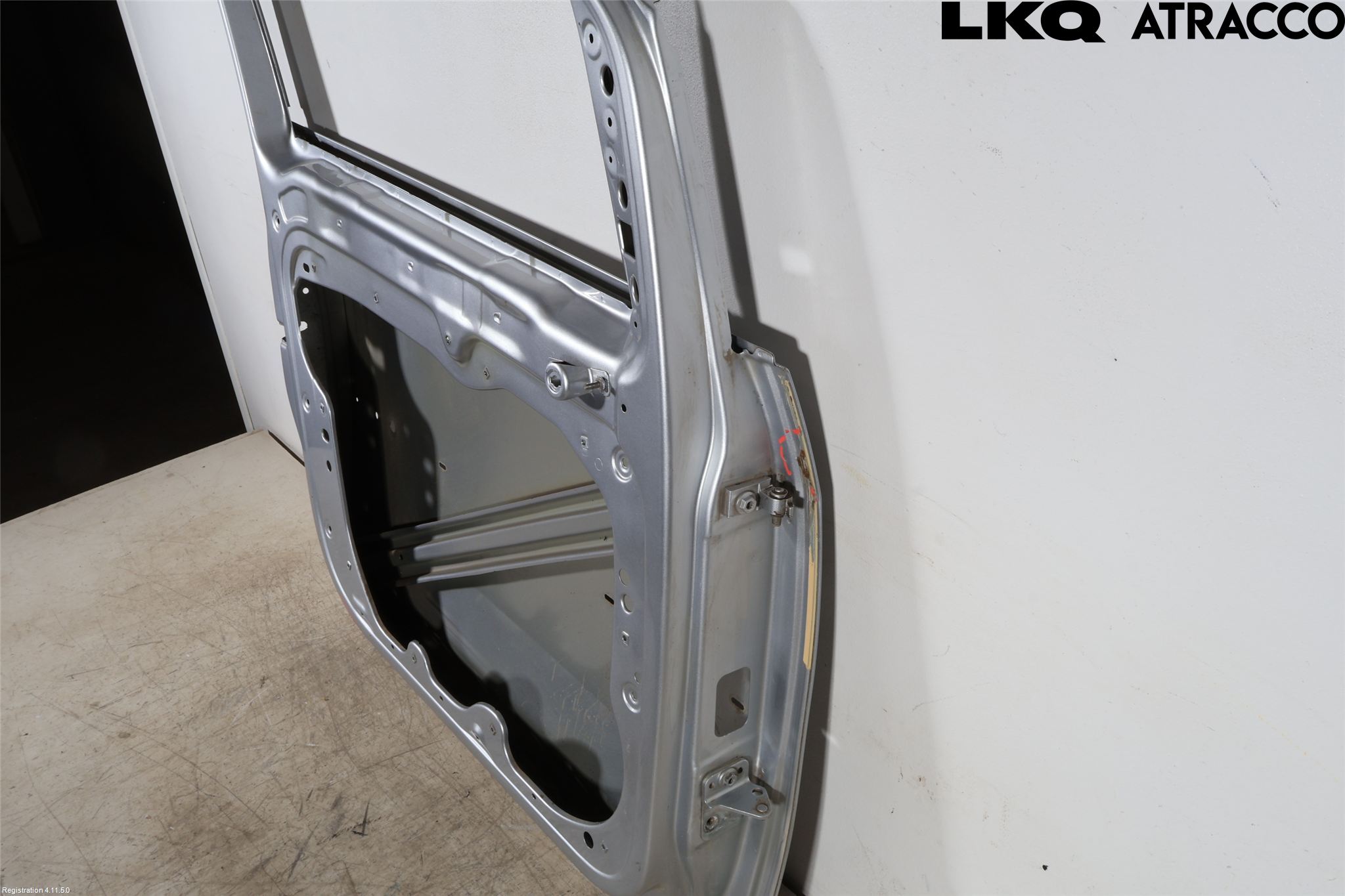 Volkswagen VW CADDY      04-10 Dörr Fram Vänster