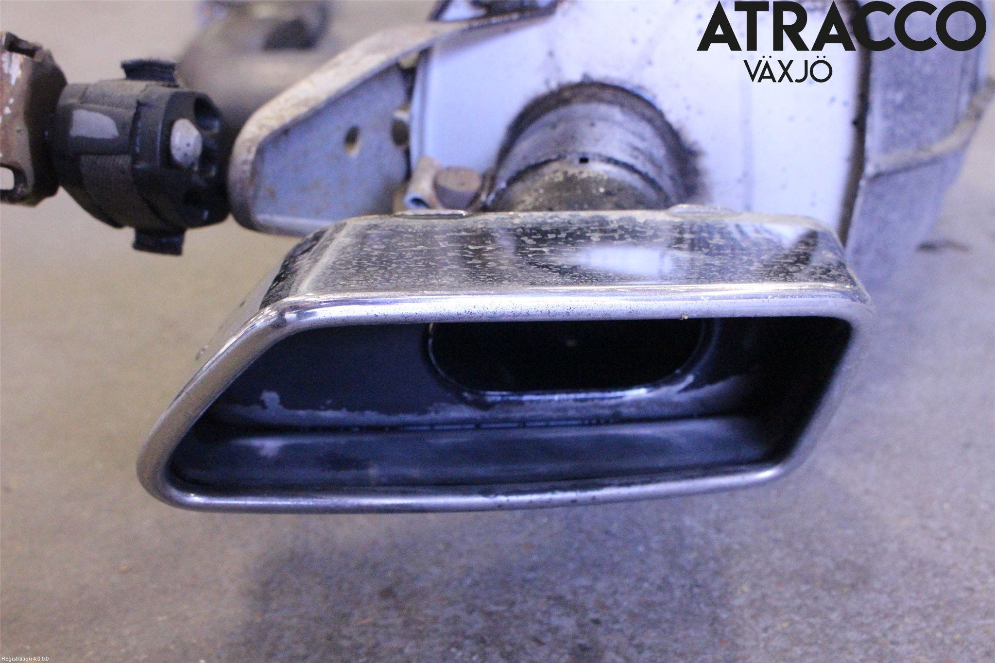 BMW 5 F10/F11/F18 09-17 Avgas Bakre Dämpare