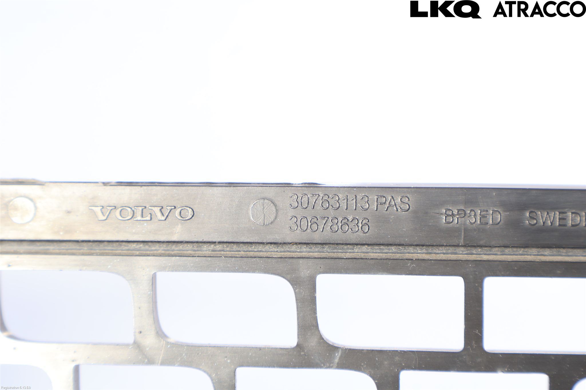 Volvo V70 08-13 Grilldel Mitt