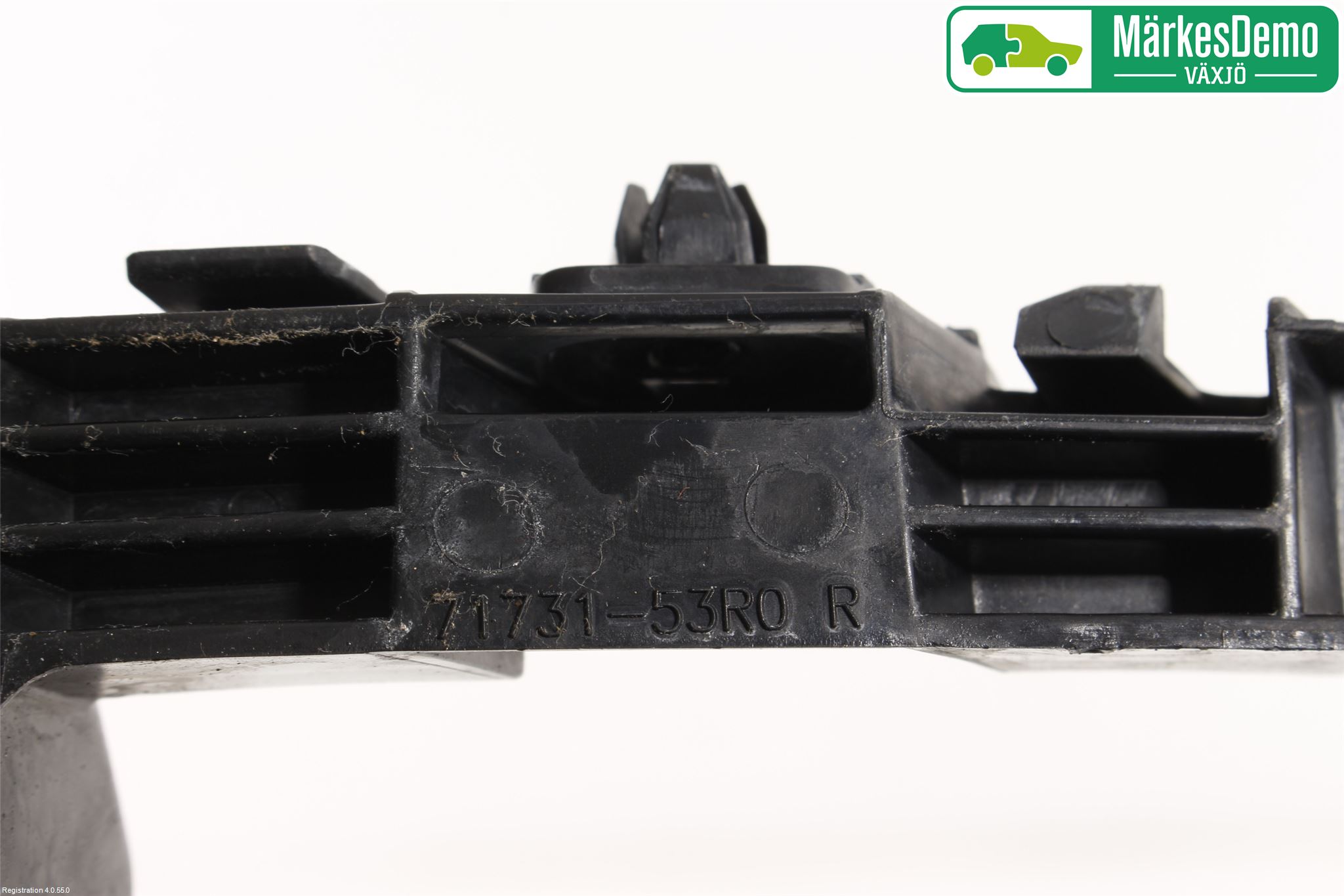 Suzuki SWIFT 17-24 Stötfångarfäste Fram Hö