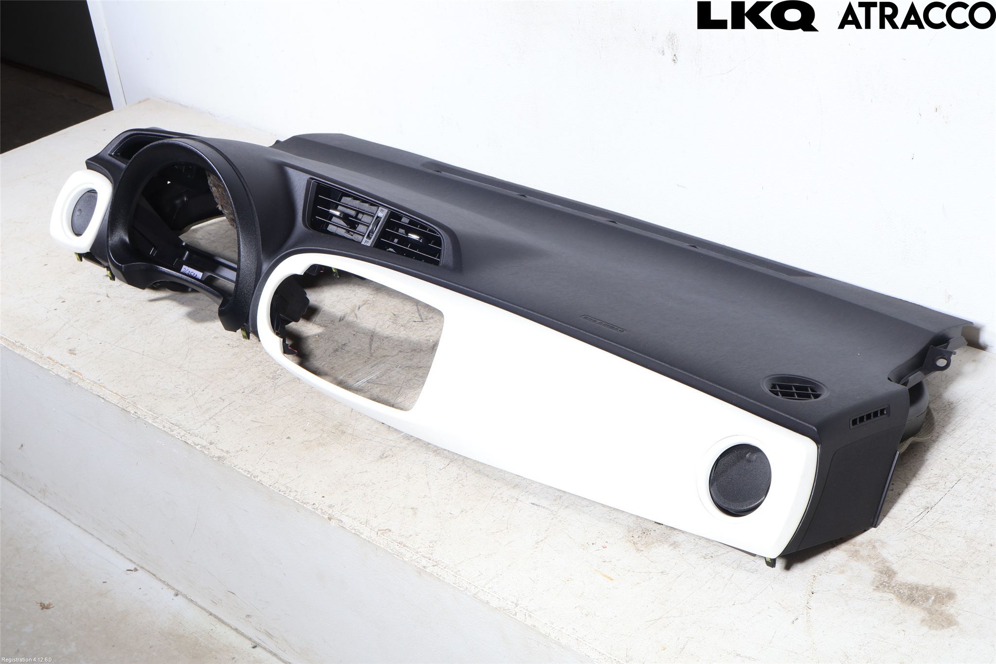 Toyota YARIS XP130 12-14 Instrumentbräda