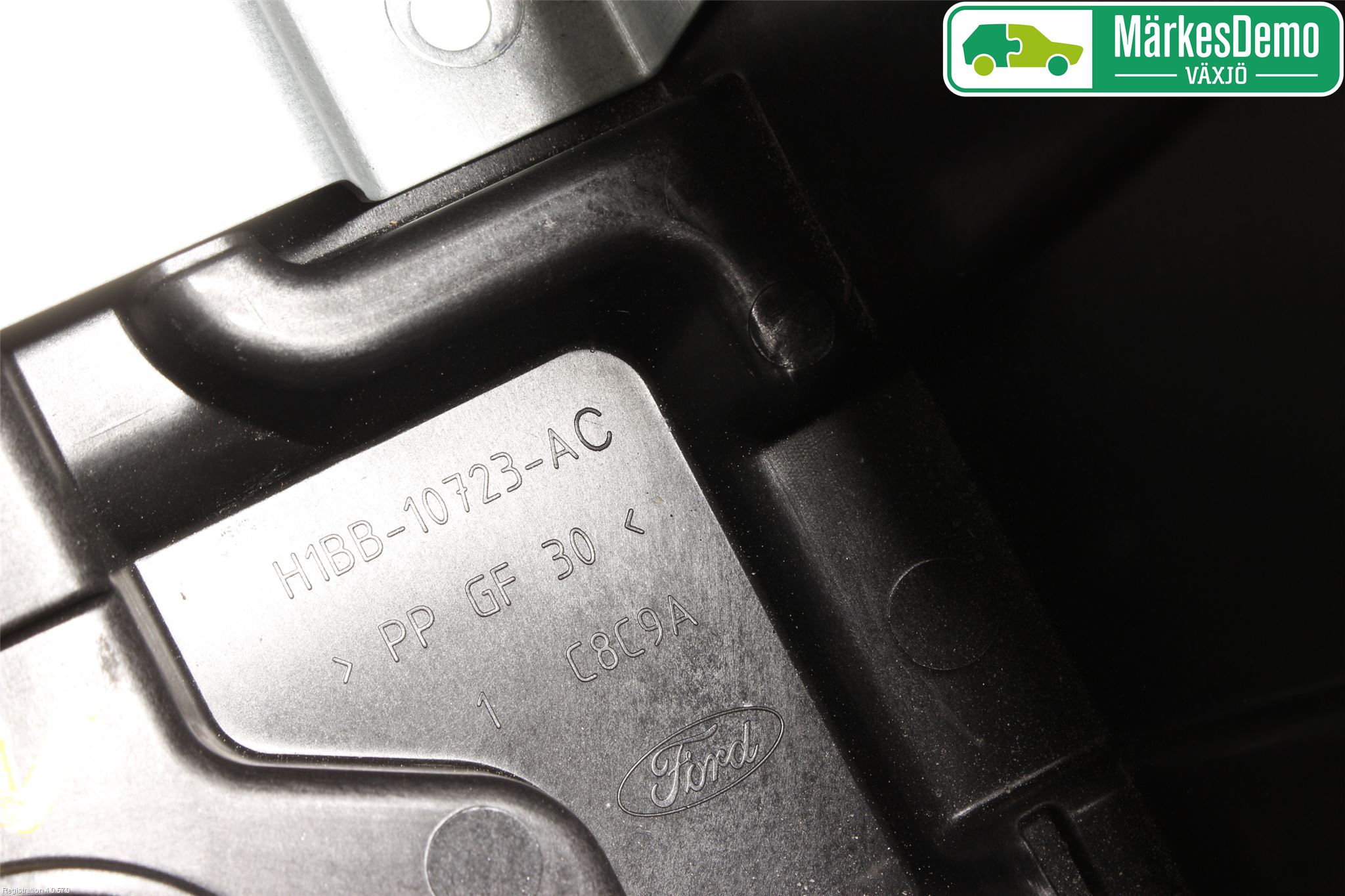 Ford FIESTA (VII) 18-23 Batterilåda-Fäste-Hållare