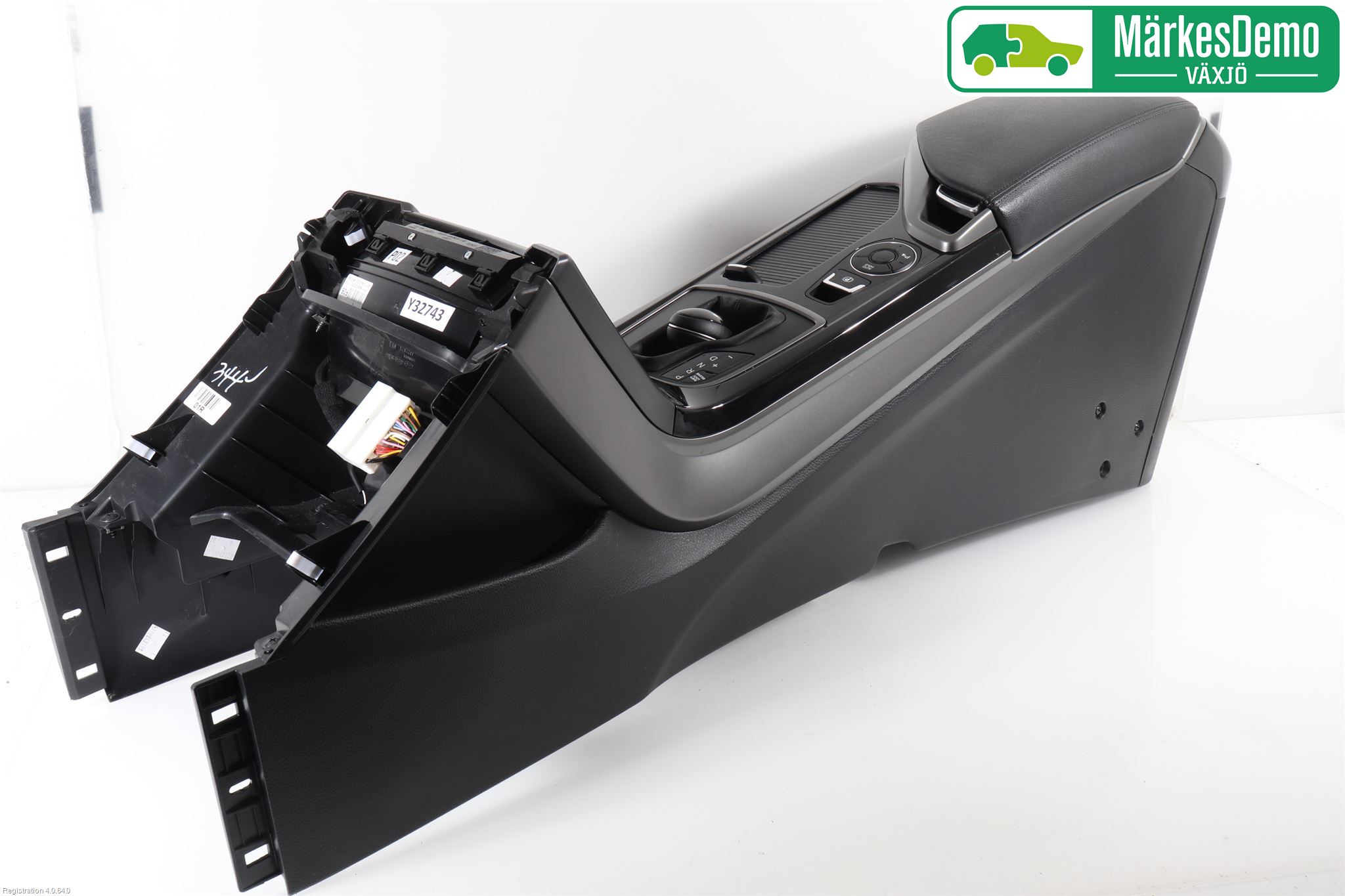 Hyundai i40 16-18 Instrumentkonsoll Golv