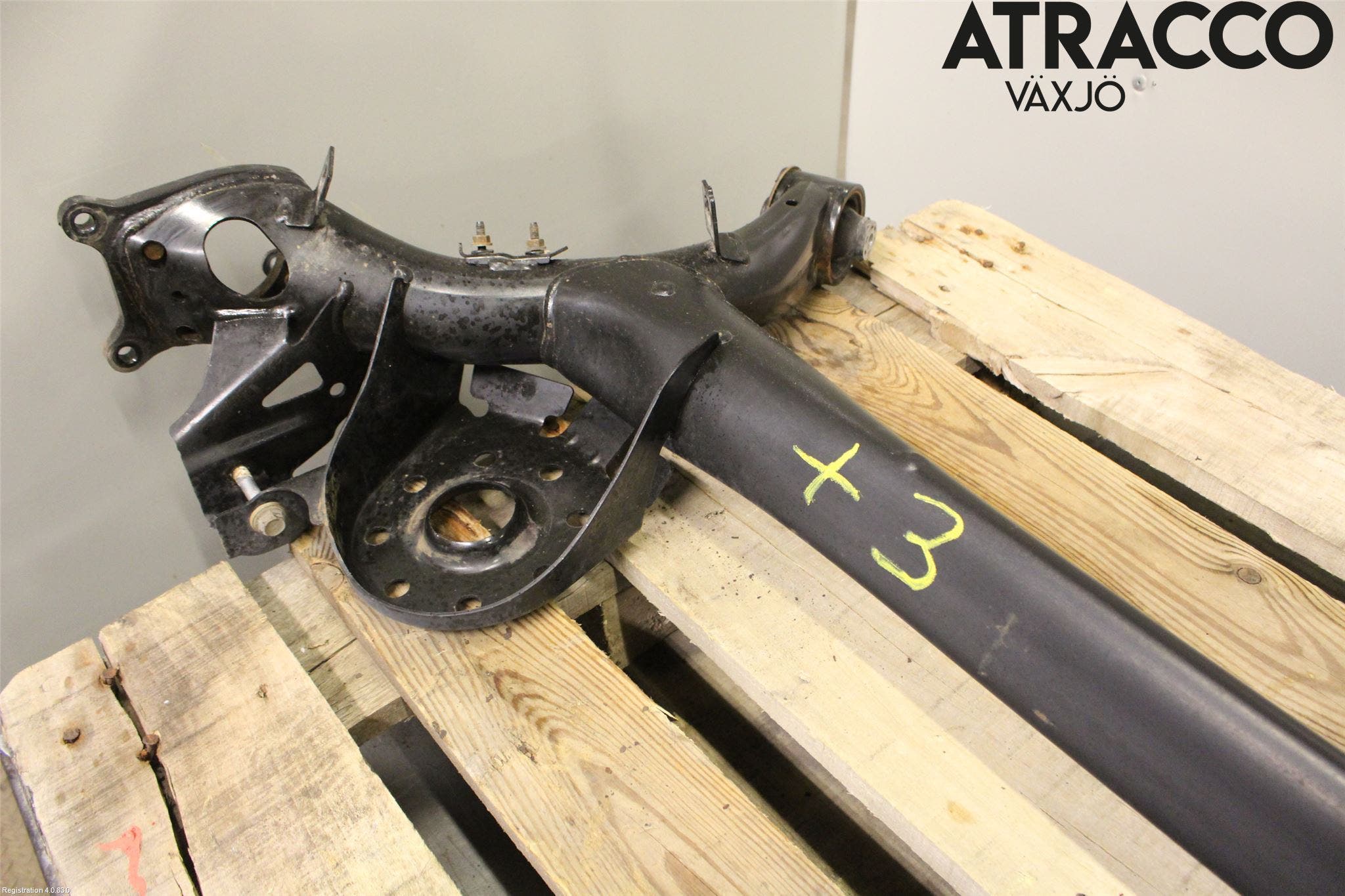 Toyota YARIS XP130 15-20 Bakaxelbalk