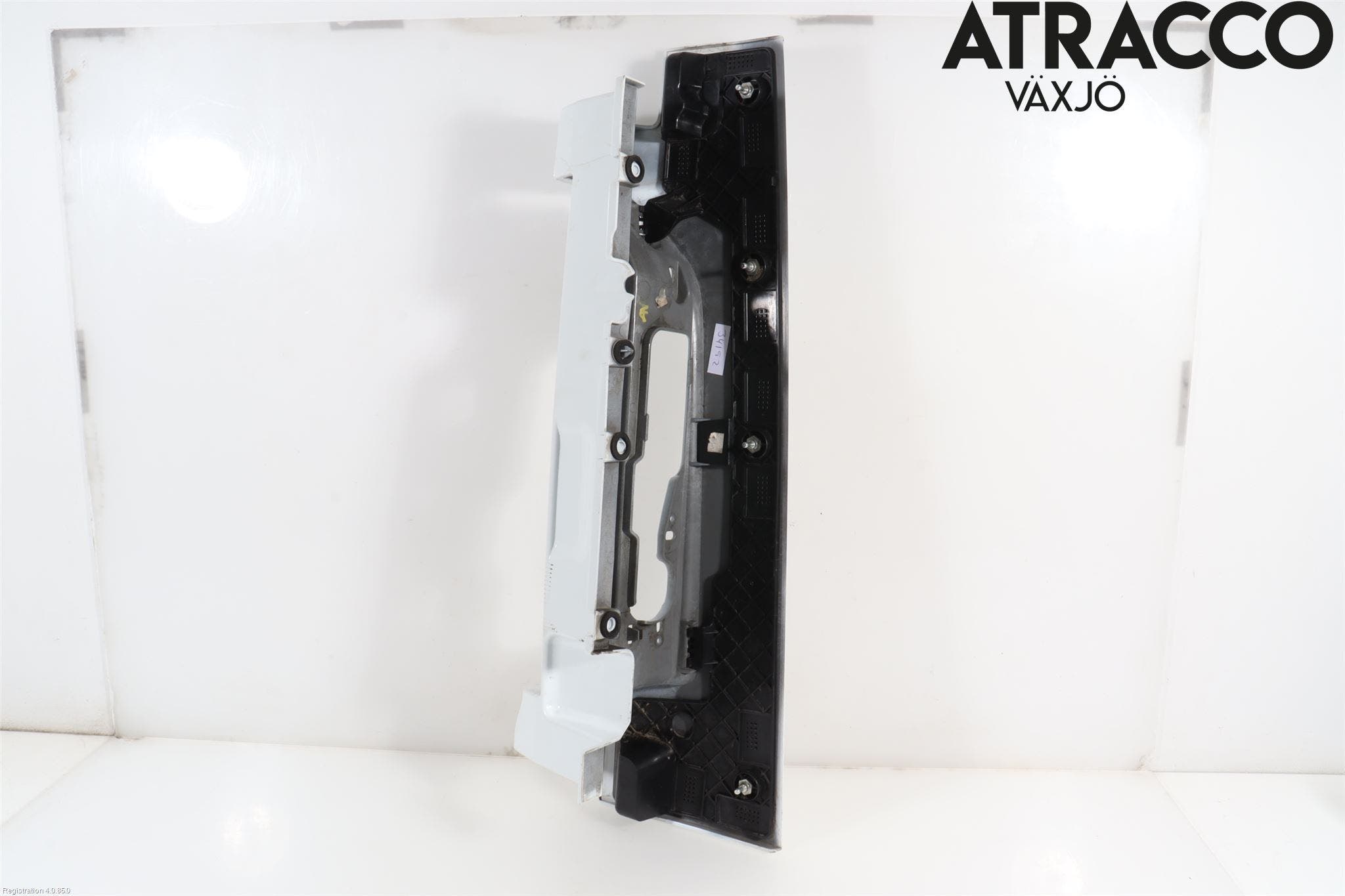 Opel VIVARO 15-19 Bakljussarg