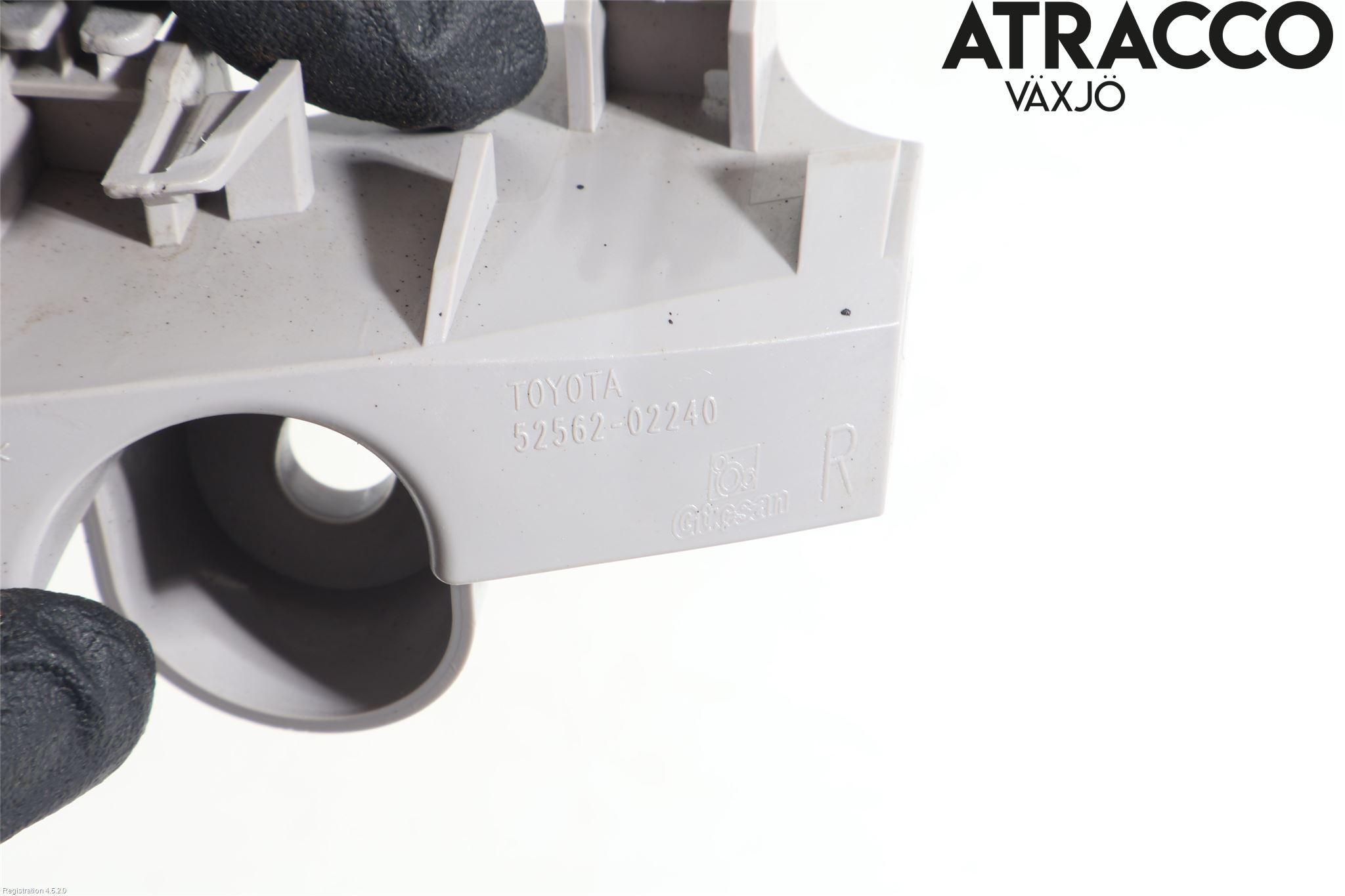 Toyota AURIS 13-19 Stötfångarfäste Bak Hö