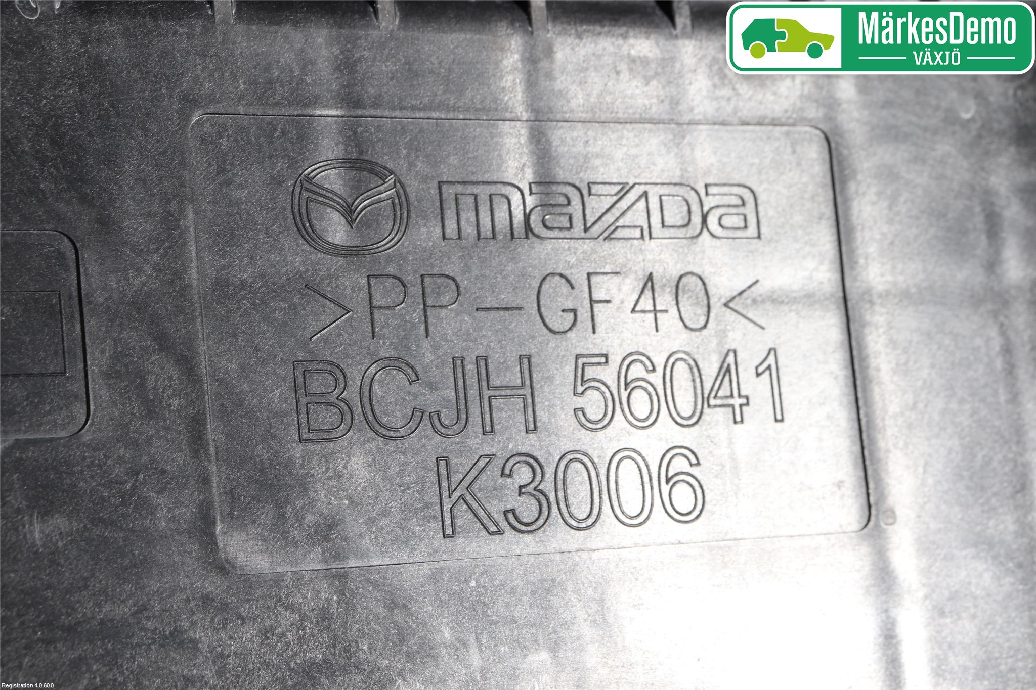 Mazda 3 IV 19- Batterilåda-Fäste-Hållare