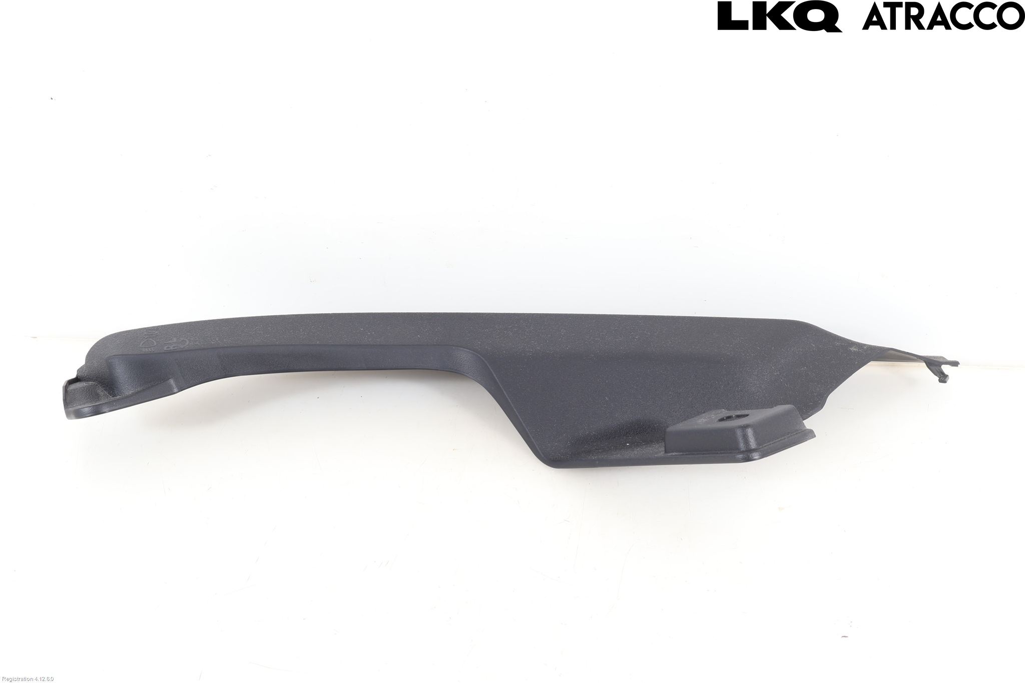 Lexus LBX 24- Täckplast Front