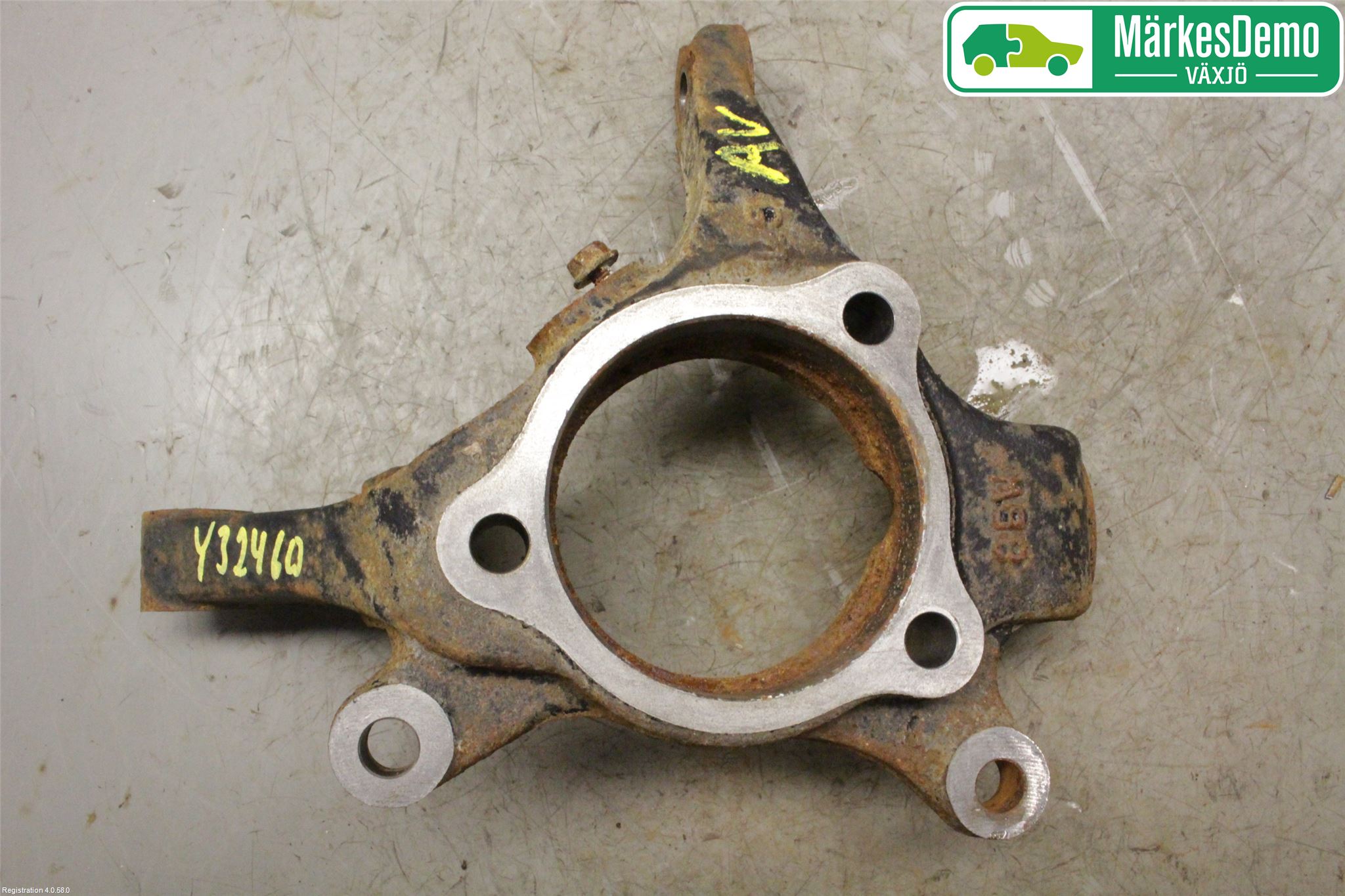 Suzuki SWIFT 17-24 Styrspindel Lagerhus Vä