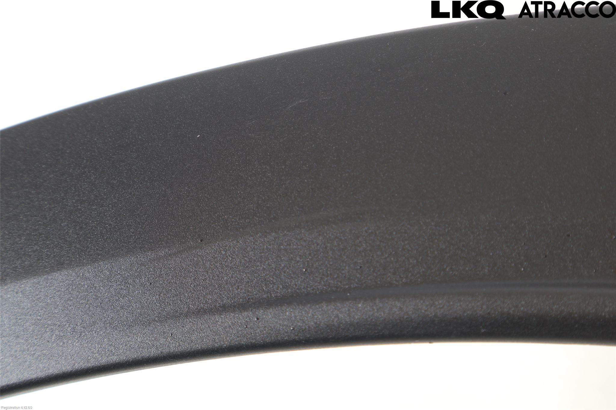 Lexus LBX 24- List Skärmkant