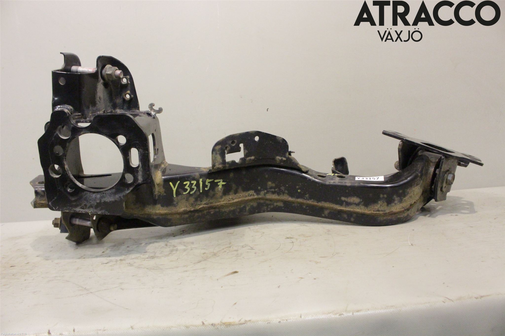 Nissan X-TRAIL 14-21 Bärarm Bak Höger