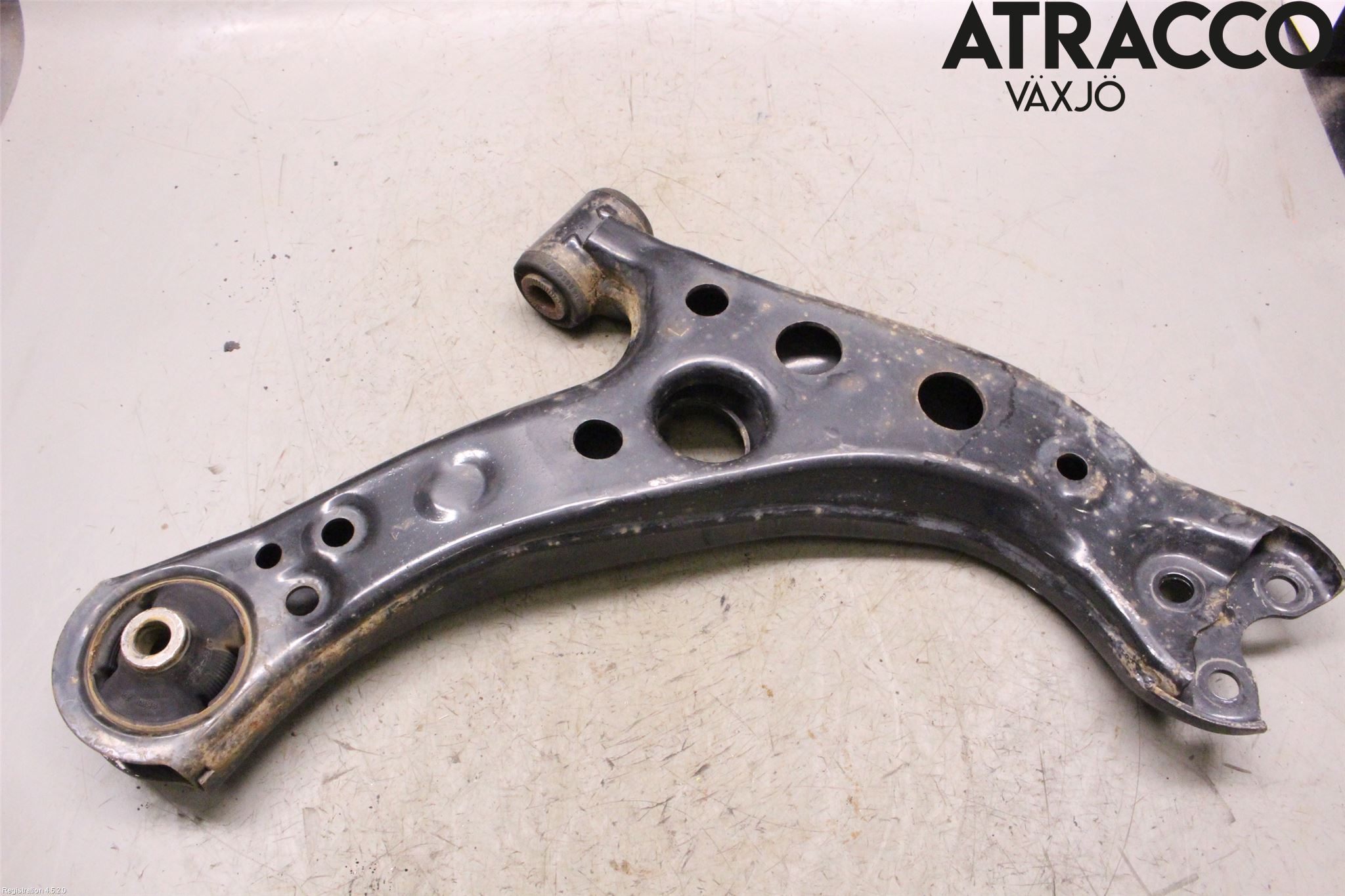 Toyota COROLLA 19- Bärarm Fram Undre Vä