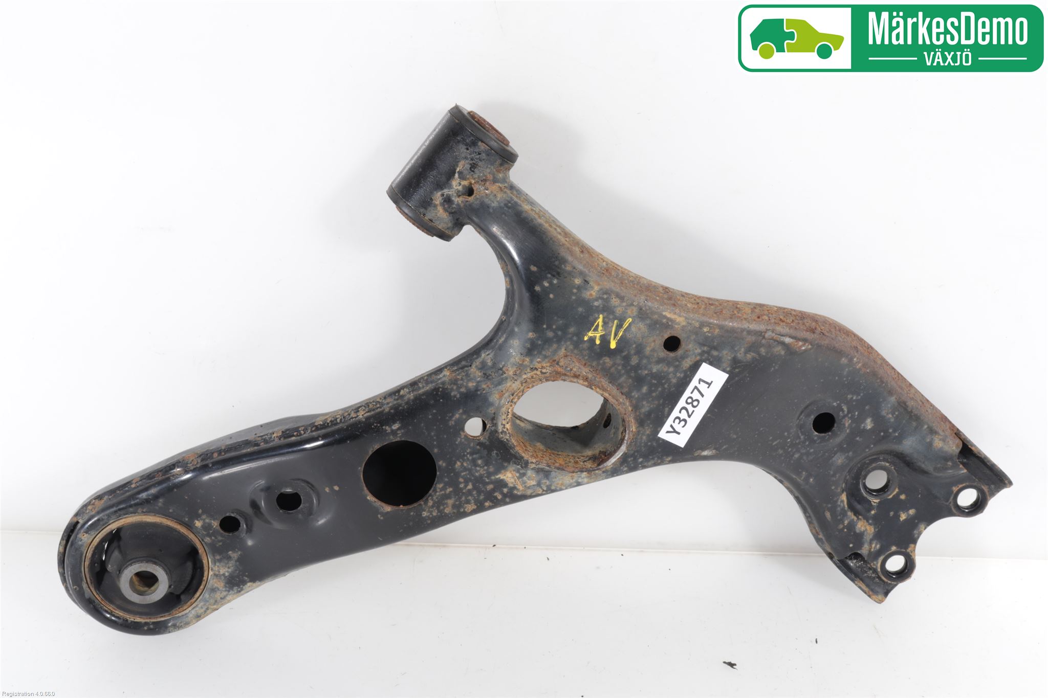 Toyota RAV4 13-18 Bärarm Fram Undre Vä