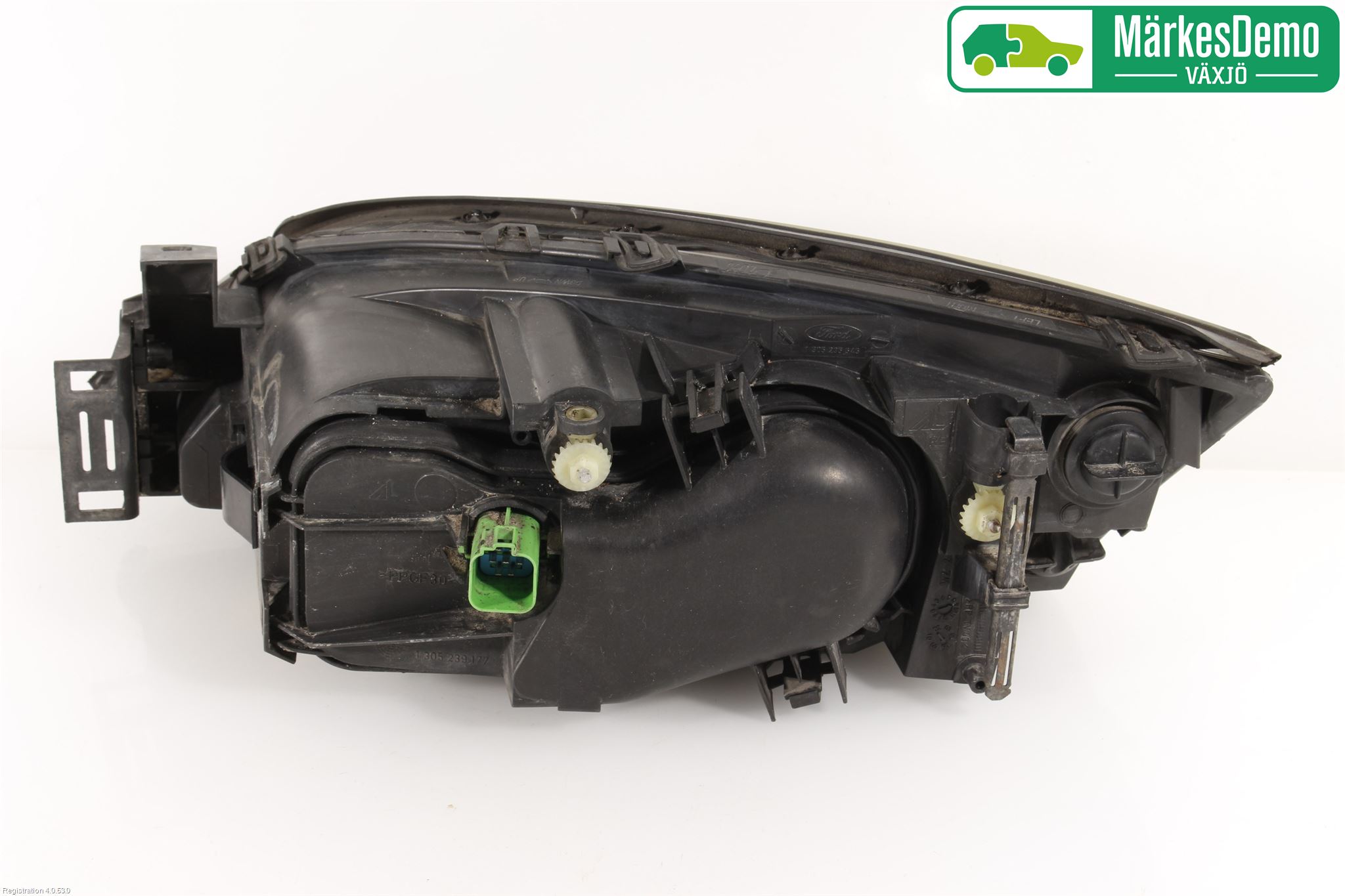 Ford MONDEO     01-06 Strålkastare Höger