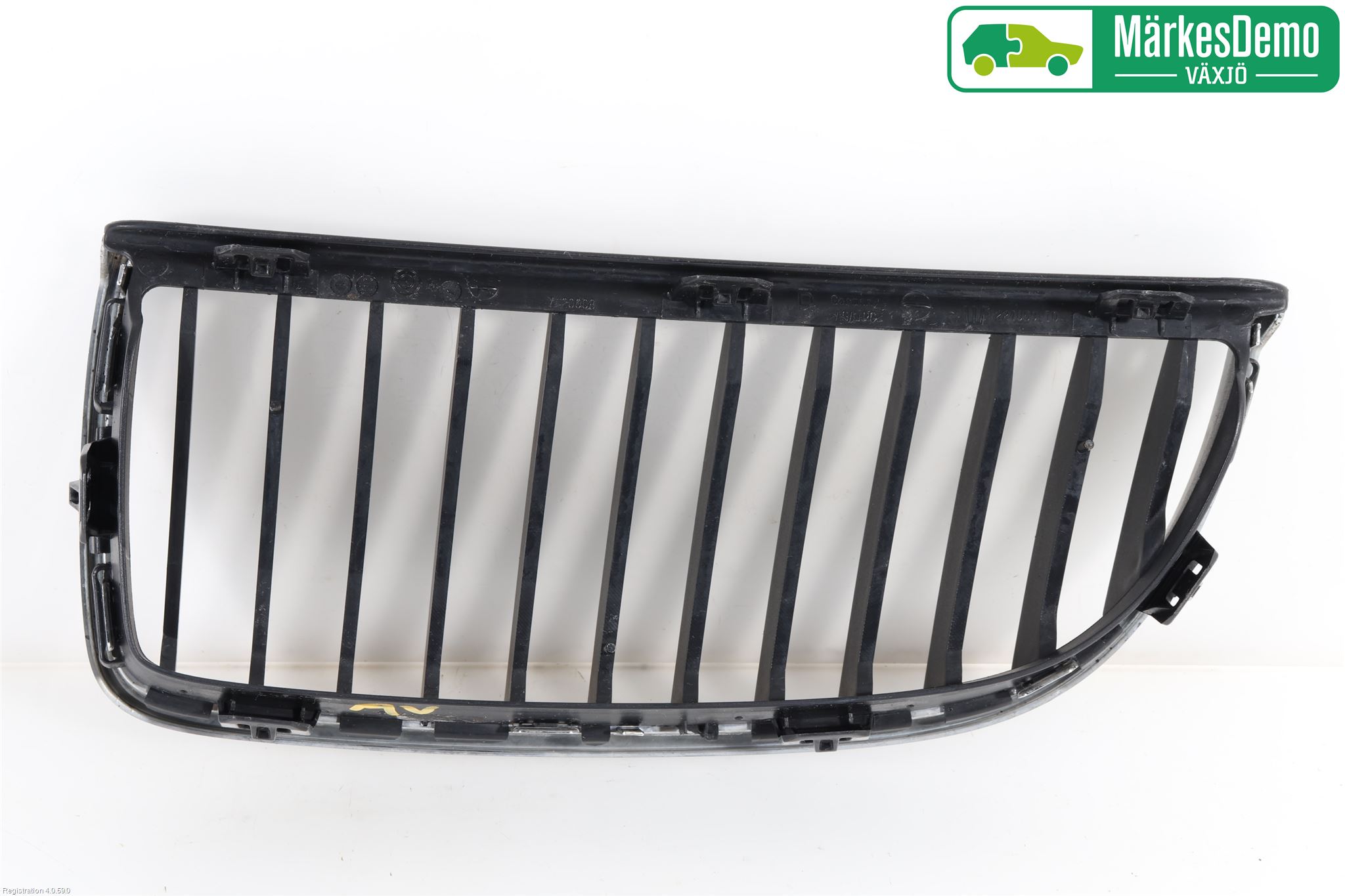 BMW 3 E90/91 SED/TOU 05-12 Grilldel Höger