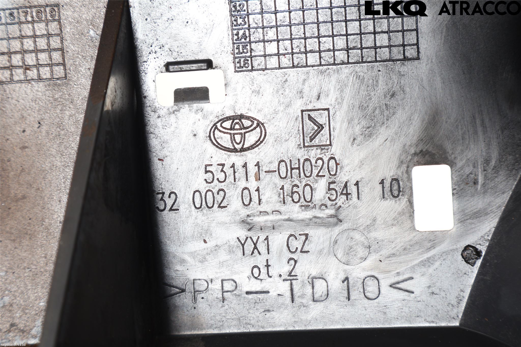 Toyota AYGO 06-14 Grill Komp