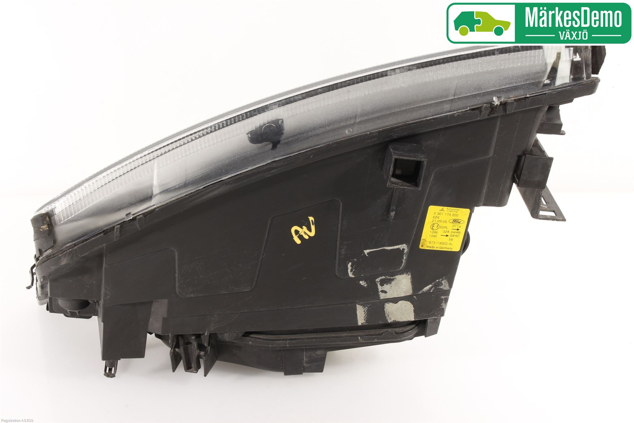 Ford MONDEO     01-06 Strålkastare Höger