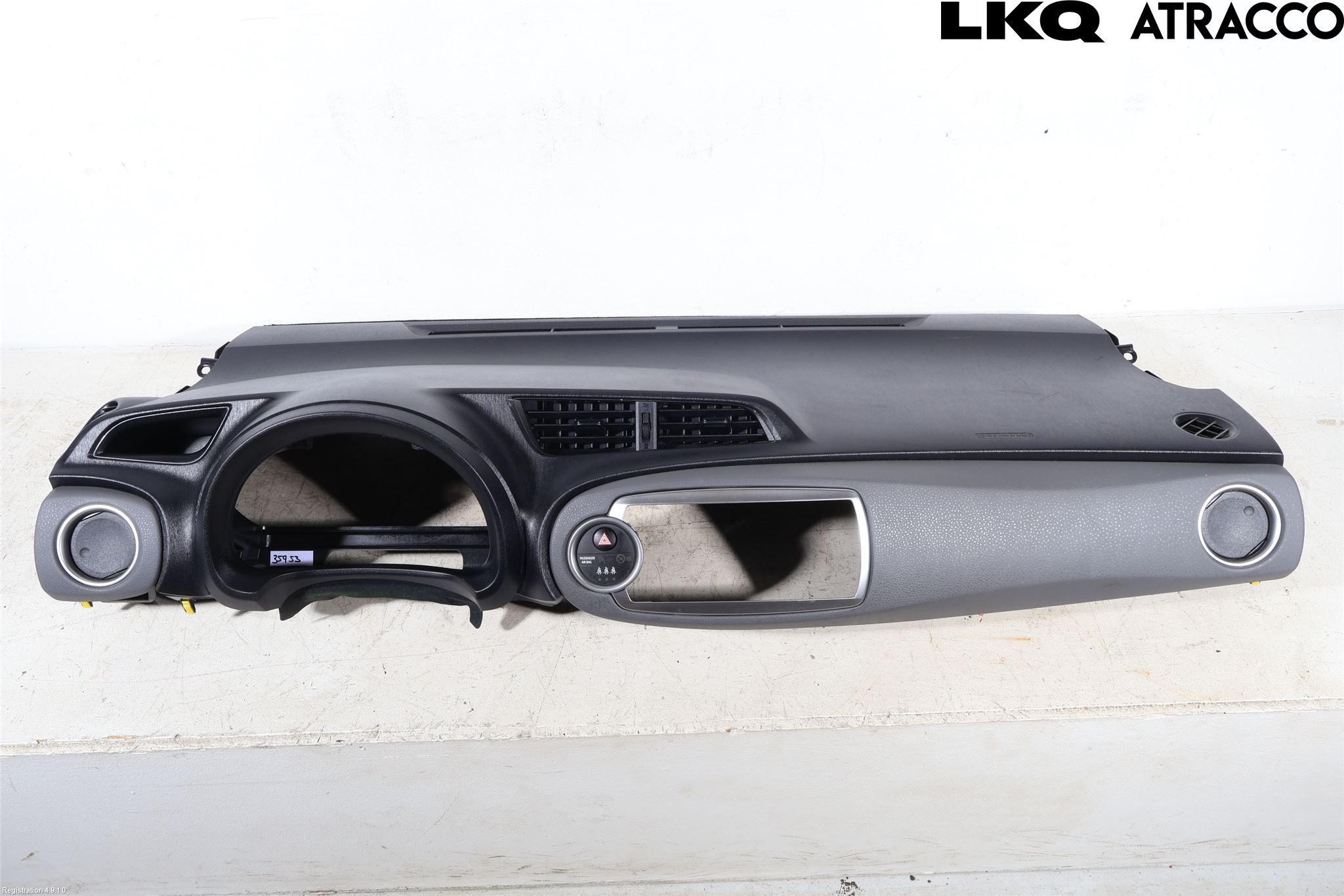 Toyota YARIS XP130 12-14 Instrumentbräda