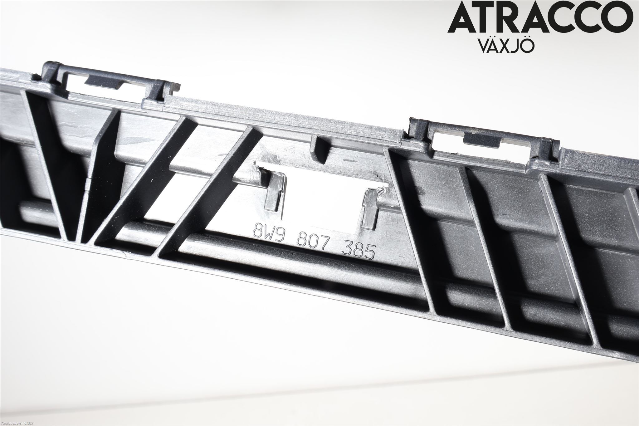 Audi A4/S4 B9 16-19 Stötfångardel Bak Mitt