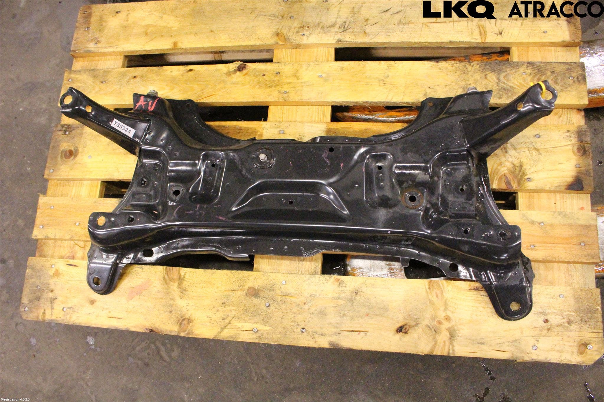 Toyota YARIS XP130 15-20 Framvagnsbalk