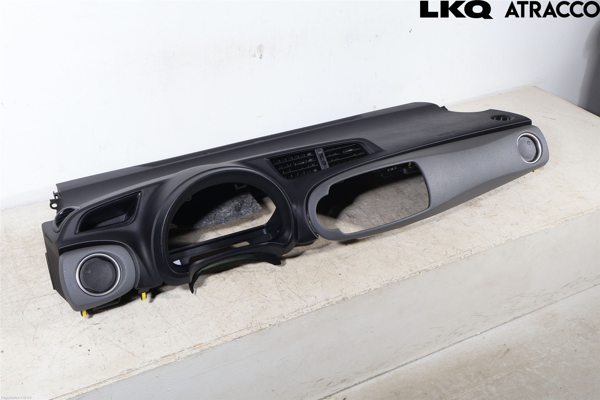 Toyota YARIS XP130 12-14 Instrumentbräda